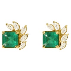 4 Karat sambischer Smaragd und natürlicher Diamant-Halo-Ohrstecker aus 18 Karat massivem Gold