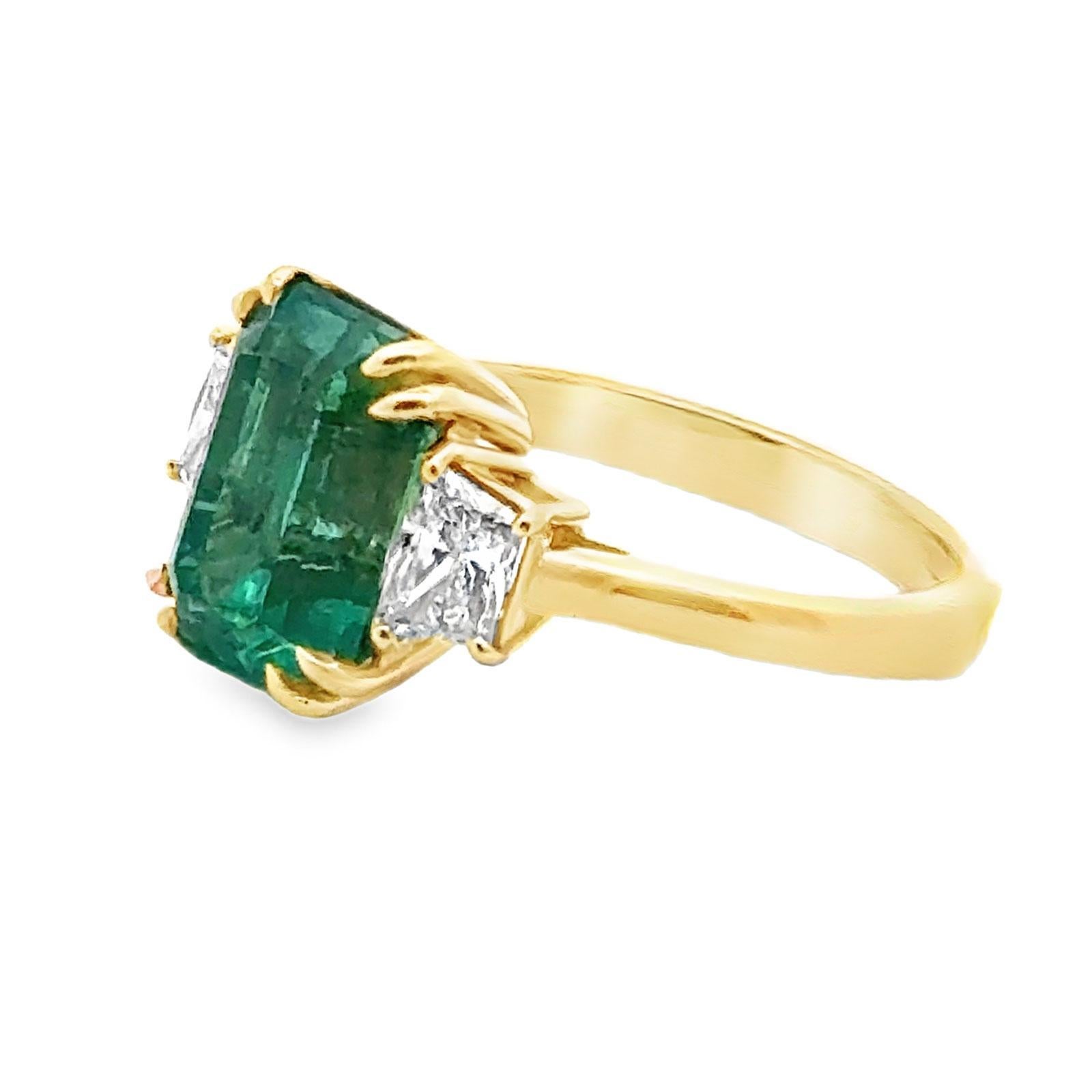 4- Carat Zambian Emerald & Diamond 18 Karat Yellow Gold Cocktail Ring GIA Cert For Sale 1