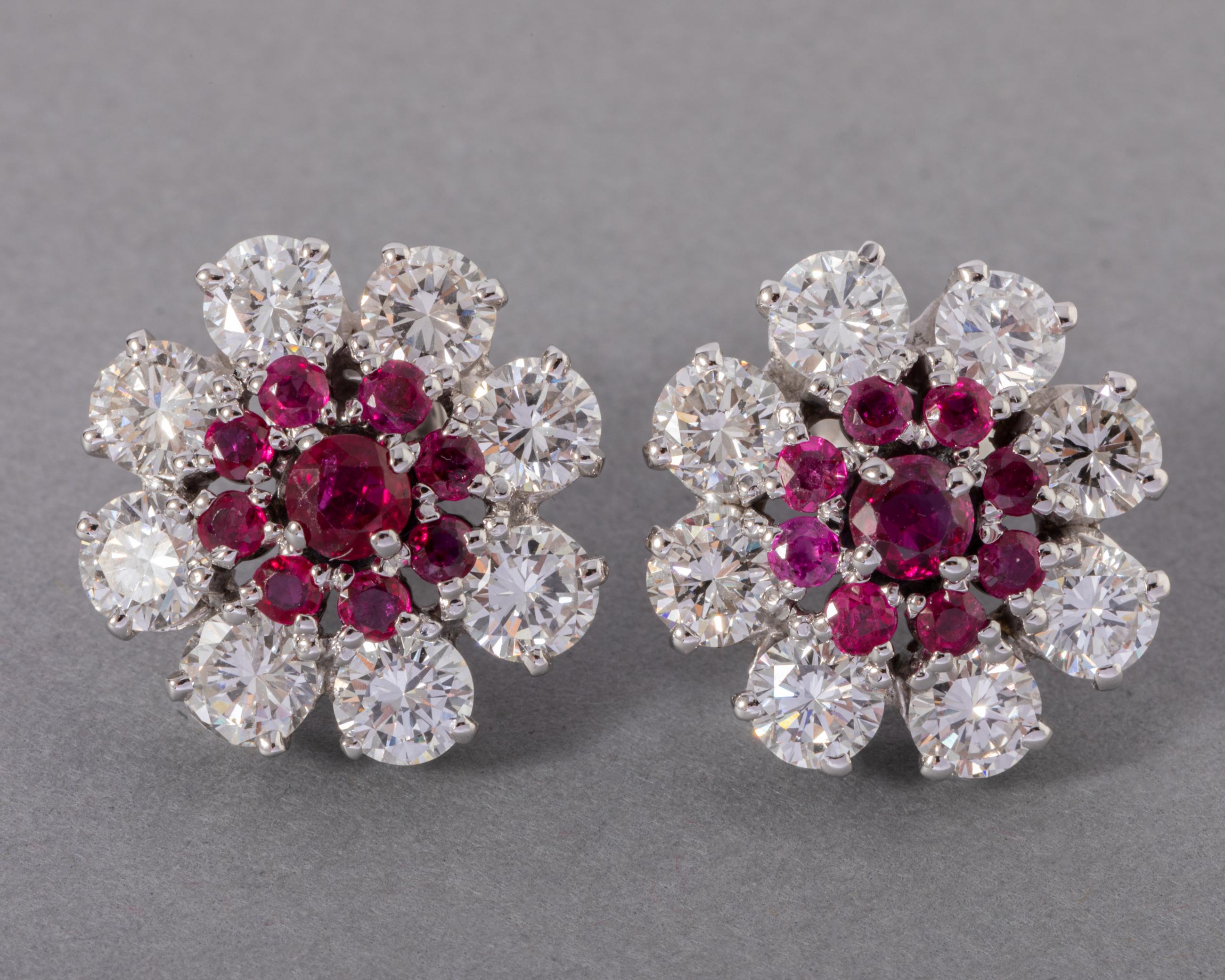 4 Carats Diamonds and 1 Carat Rubies Vintage Earrings In Good Condition For Sale In Saint-Ouen, FR