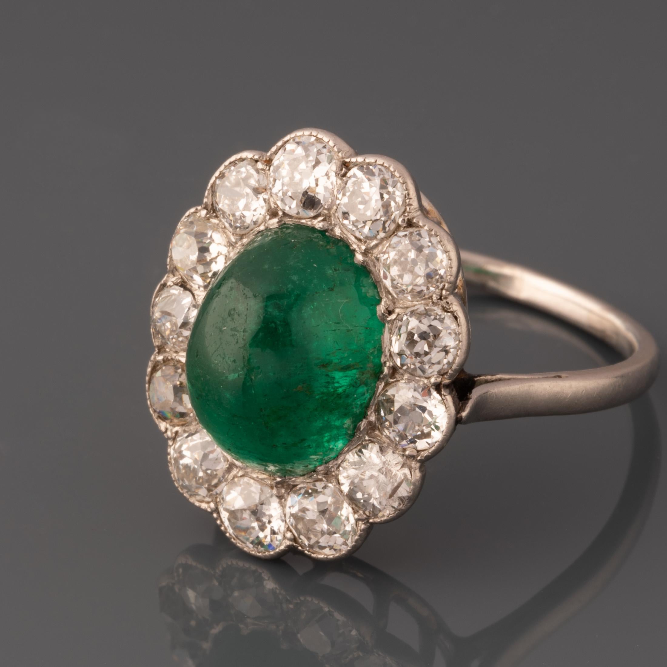 4 Carats Emerald and Diamonds French Belle Epoque Ring In Good Condition For Sale In Saint-Ouen, FR