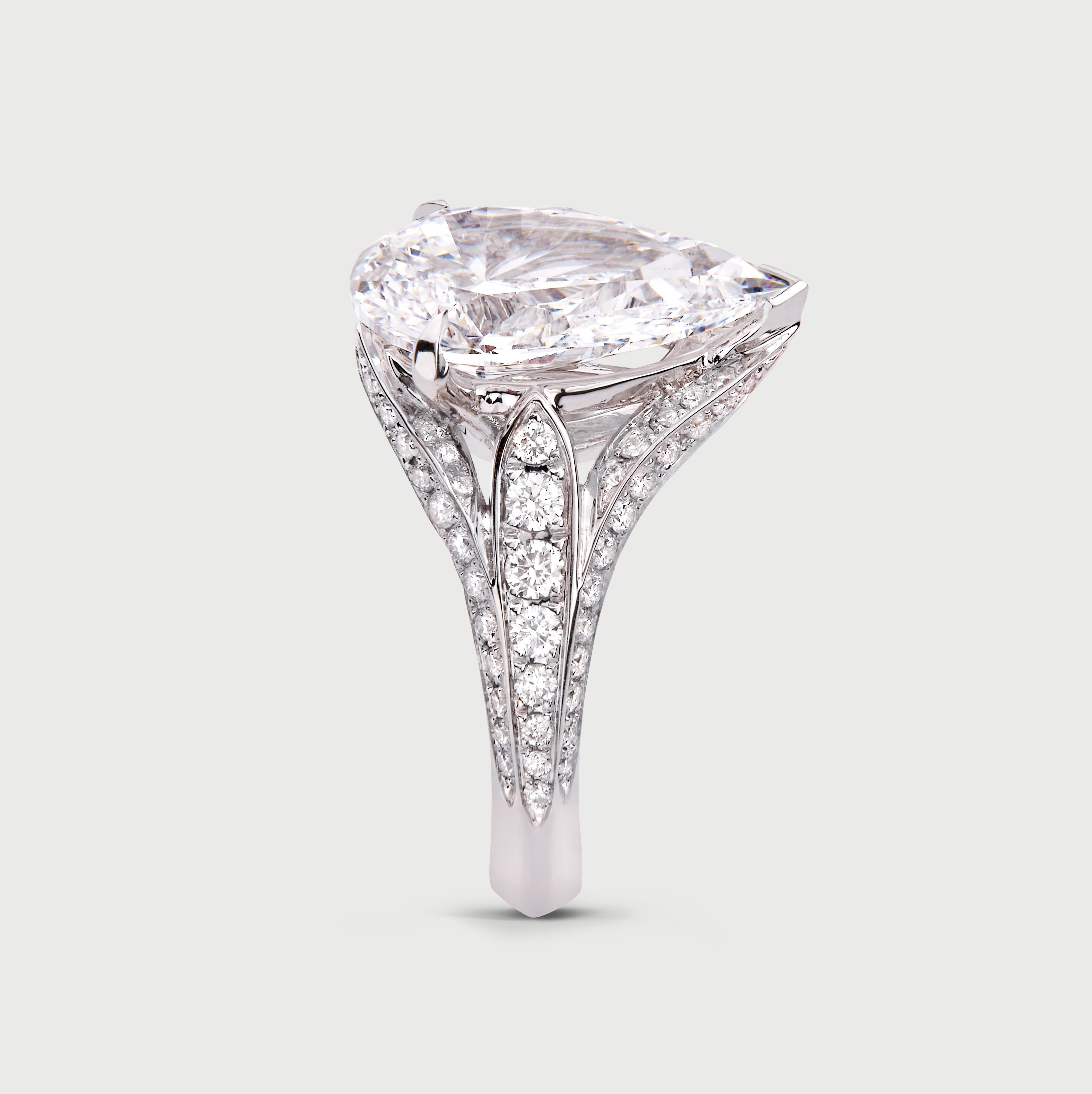 Anillo de compromiso de diamantes pera de 4 quilates Art Decó en venta