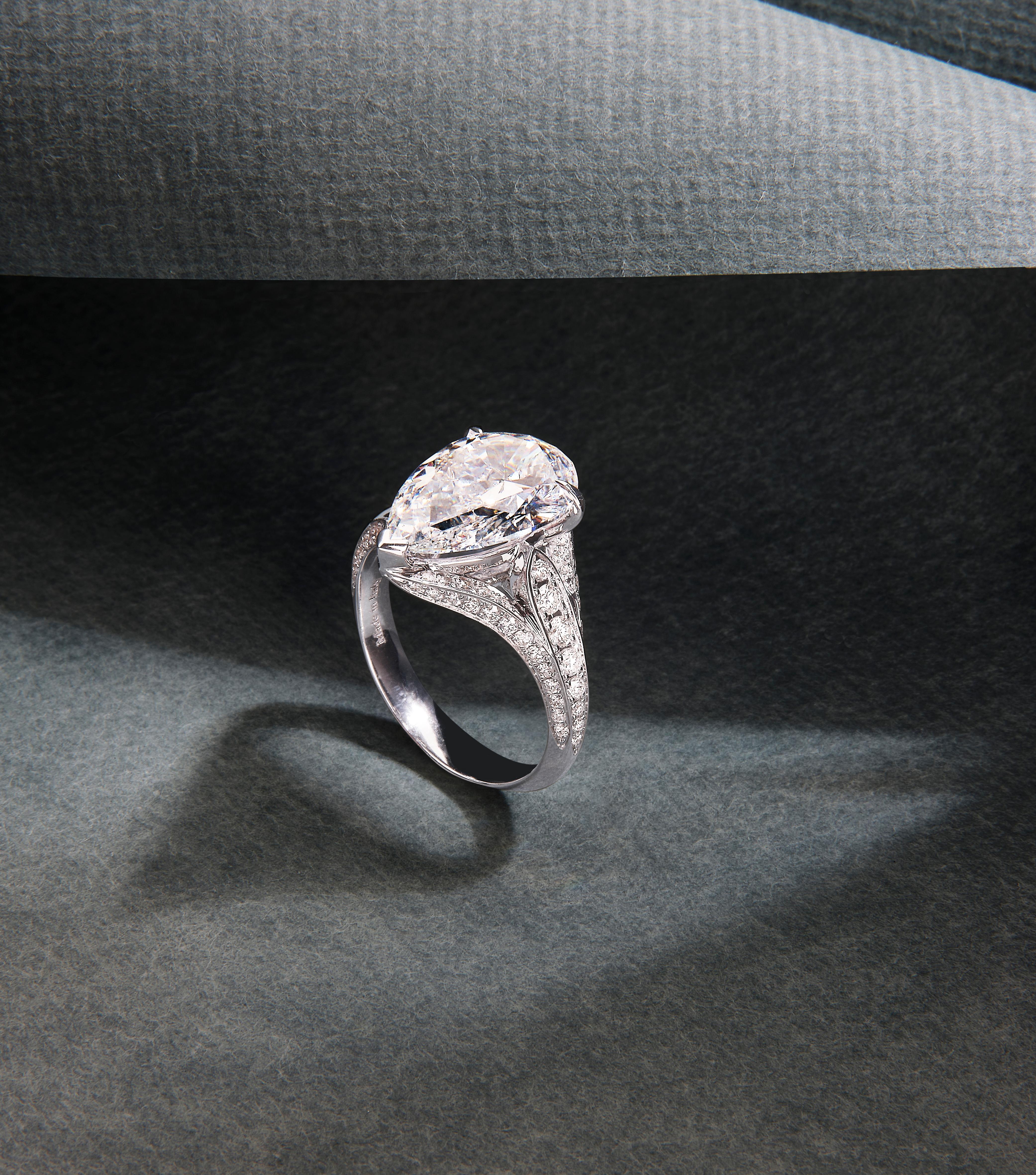 De las mujeres Anillo de compromiso de diamantes pera de 4 quilates en venta