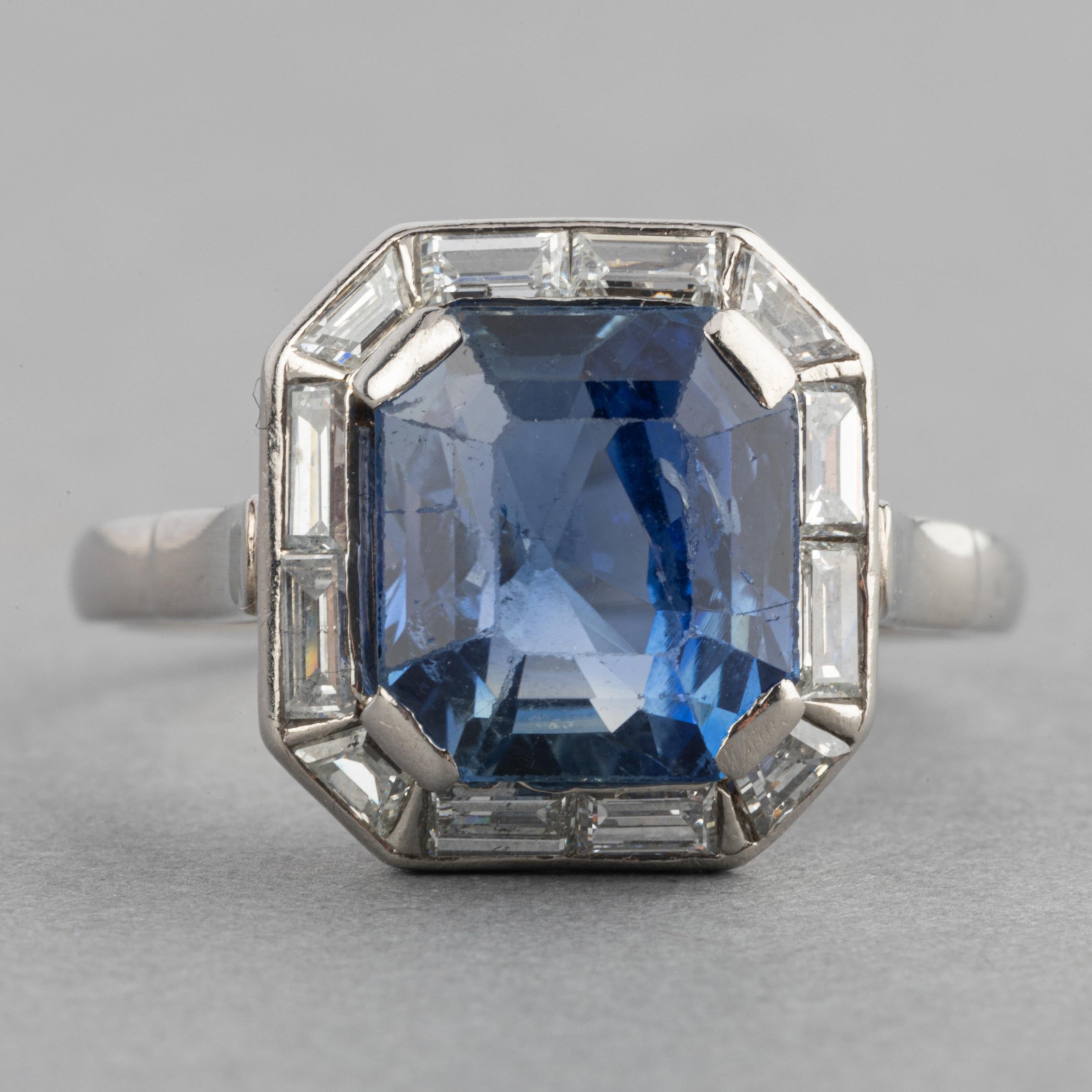 4 Carat Sapphire and Diamonds French Art Deco Ring In Fair Condition In Saint-Ouen, FR