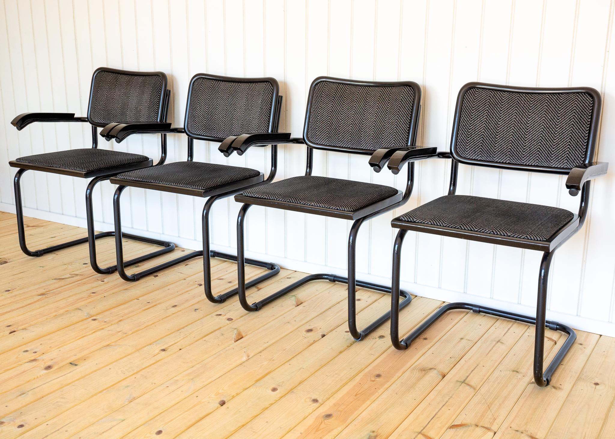 italien 4 Fauteuils Cesca S64 Italiens Marcel Breuer Noir Gris Cantilever Carvers 1980 en vente