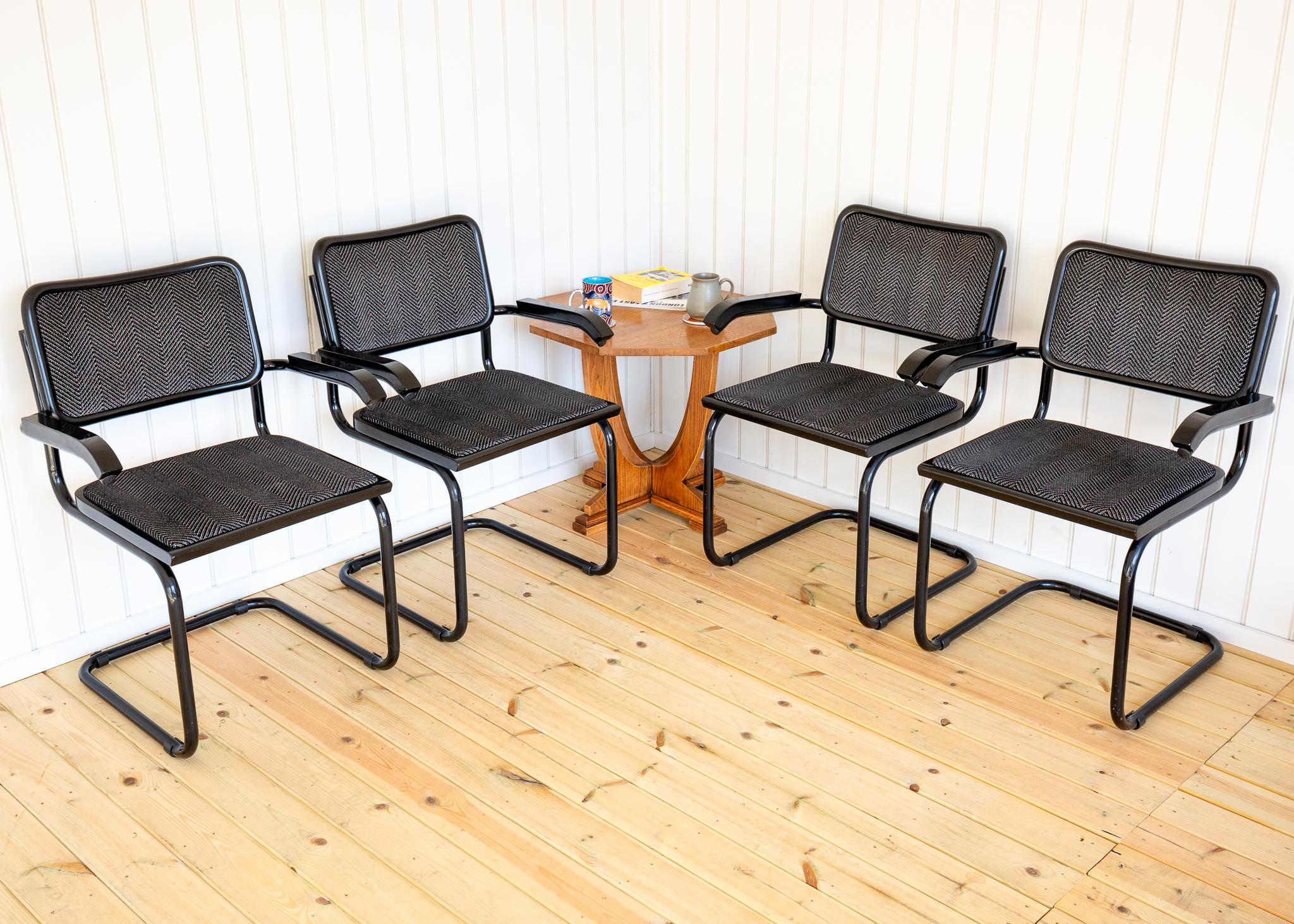 4 Fauteuils Cesca S64 Italiens Marcel Breuer Noir Gris Cantilever Carvers 1980 Bon état - En vente à London, GB