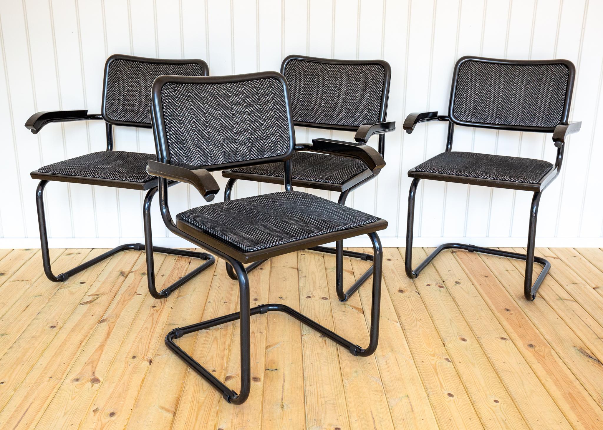 20ième siècle 4 Fauteuils Cesca S64 Italiens Marcel Breuer Noir Gris Cantilever Carvers 1980 en vente