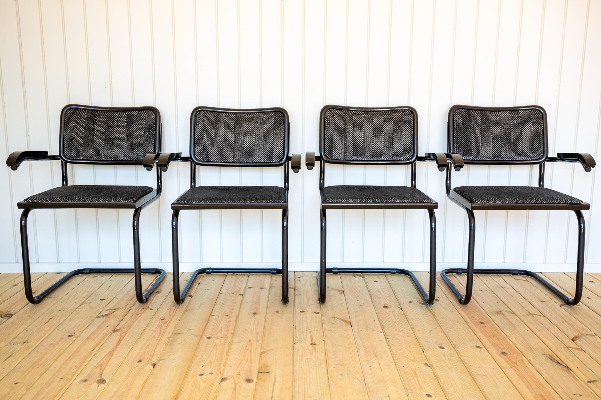 Acier 4 Fauteuils Cesca S64 Italiens Marcel Breuer Noir Gris Cantilever Carvers 1980 en vente