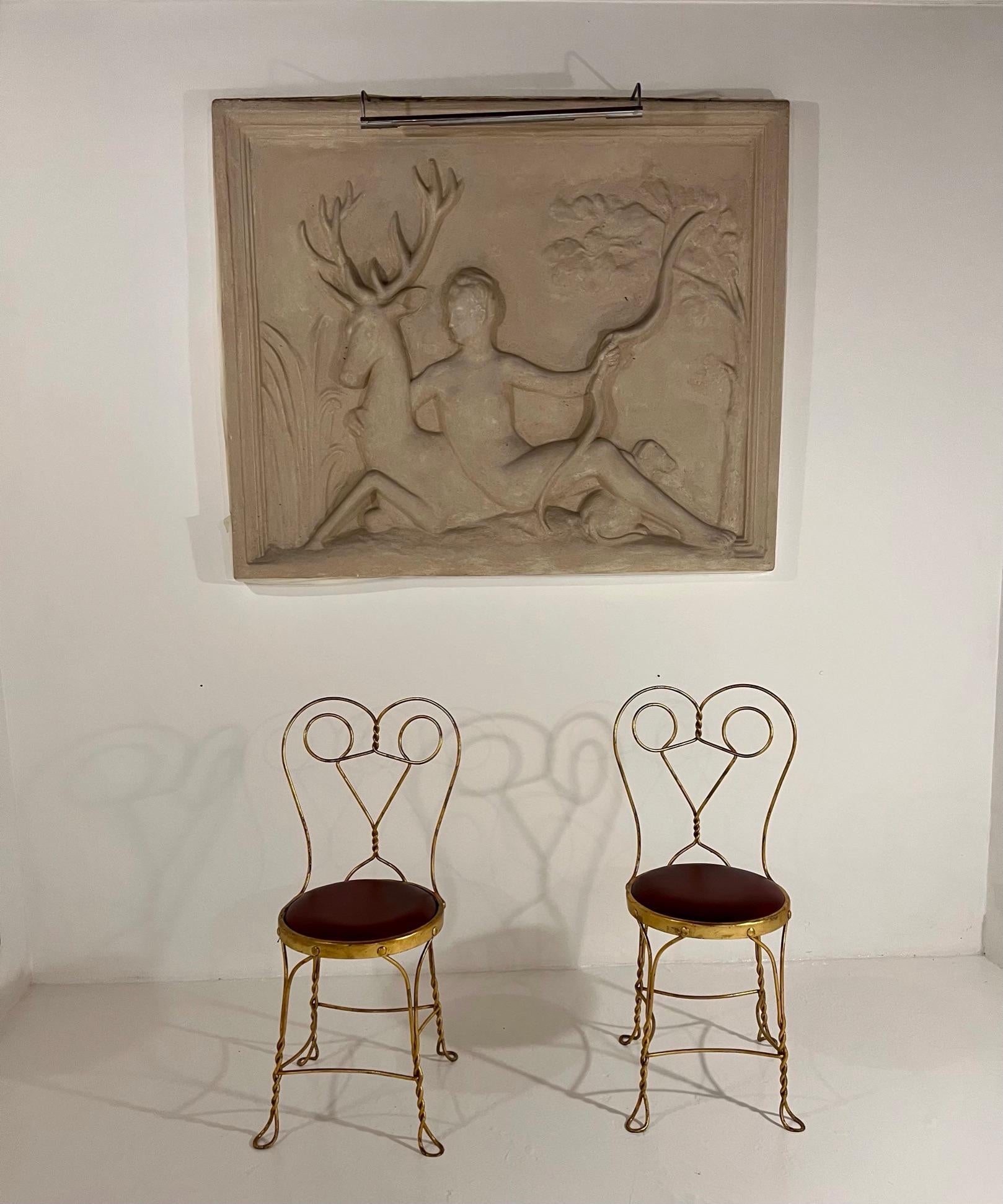 4 Sedie
Dal 1982 siamo specializzati nella vendita di oggetti in stile Art Déco, Art Nouveau e Vintage. Per qualsiasi domanda siamo a vostra disposizione.
Premendo il pulsante 