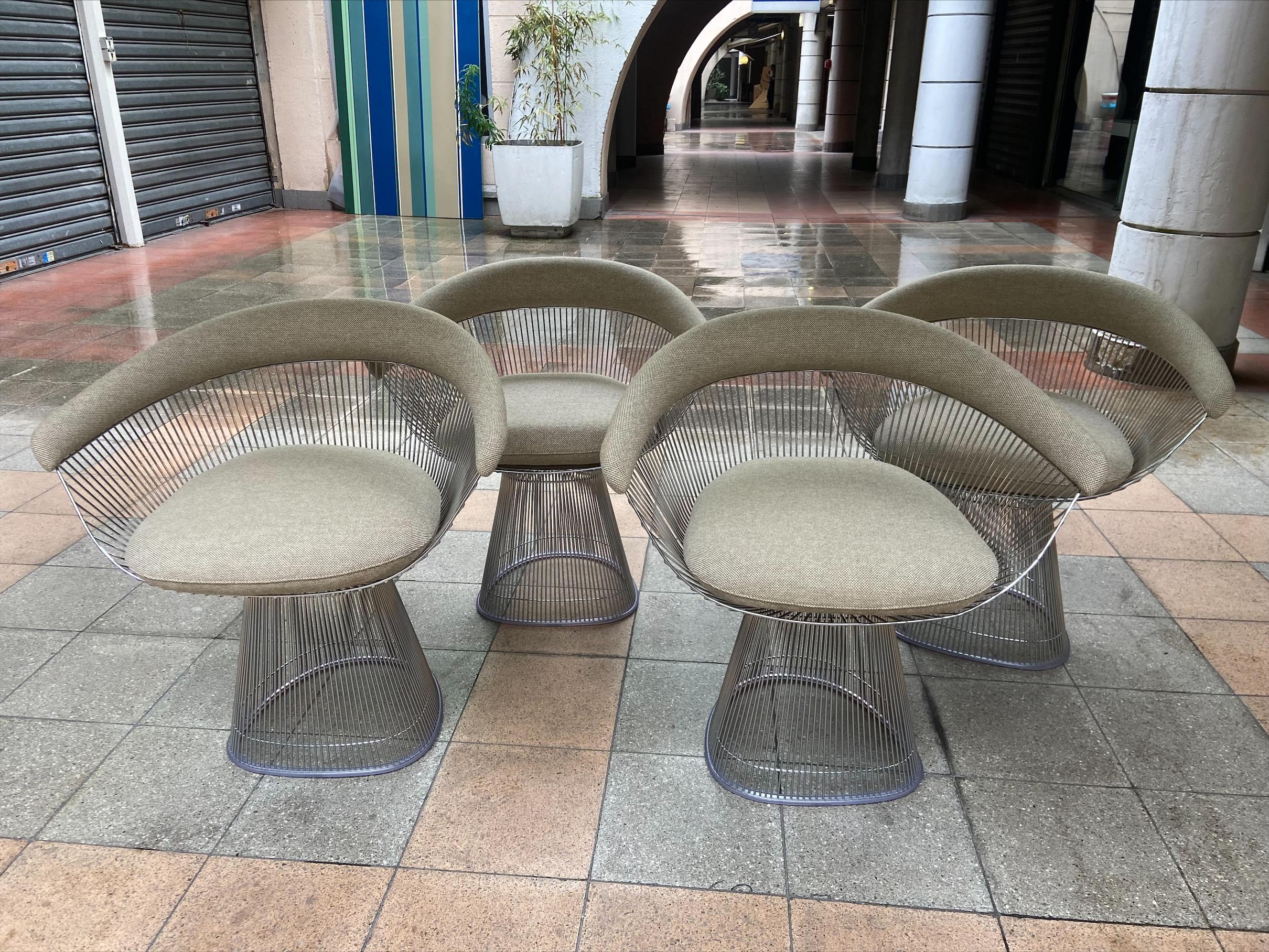 4 chairs - Warren Platner
Knoll Edition
Kvadrat mottled beige and nickel-plated metal
H76 x W73 x D57 cm
2021 - New
(sold new on average €14,000)