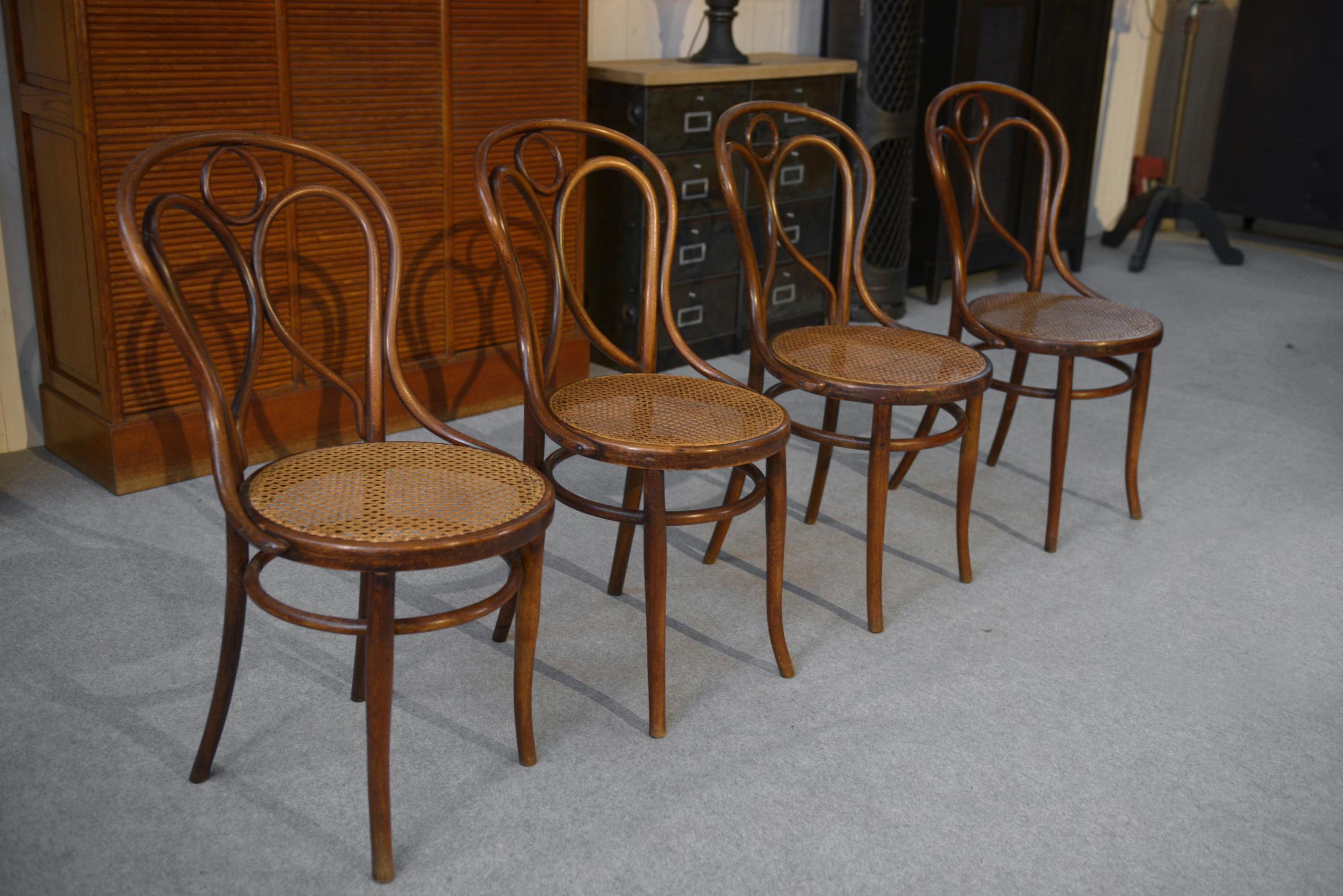 4 Chaises bistrot cannées bois courbé en hêtre JACOB et JOSEF KOHN 1900's (Deutsch) im Angebot