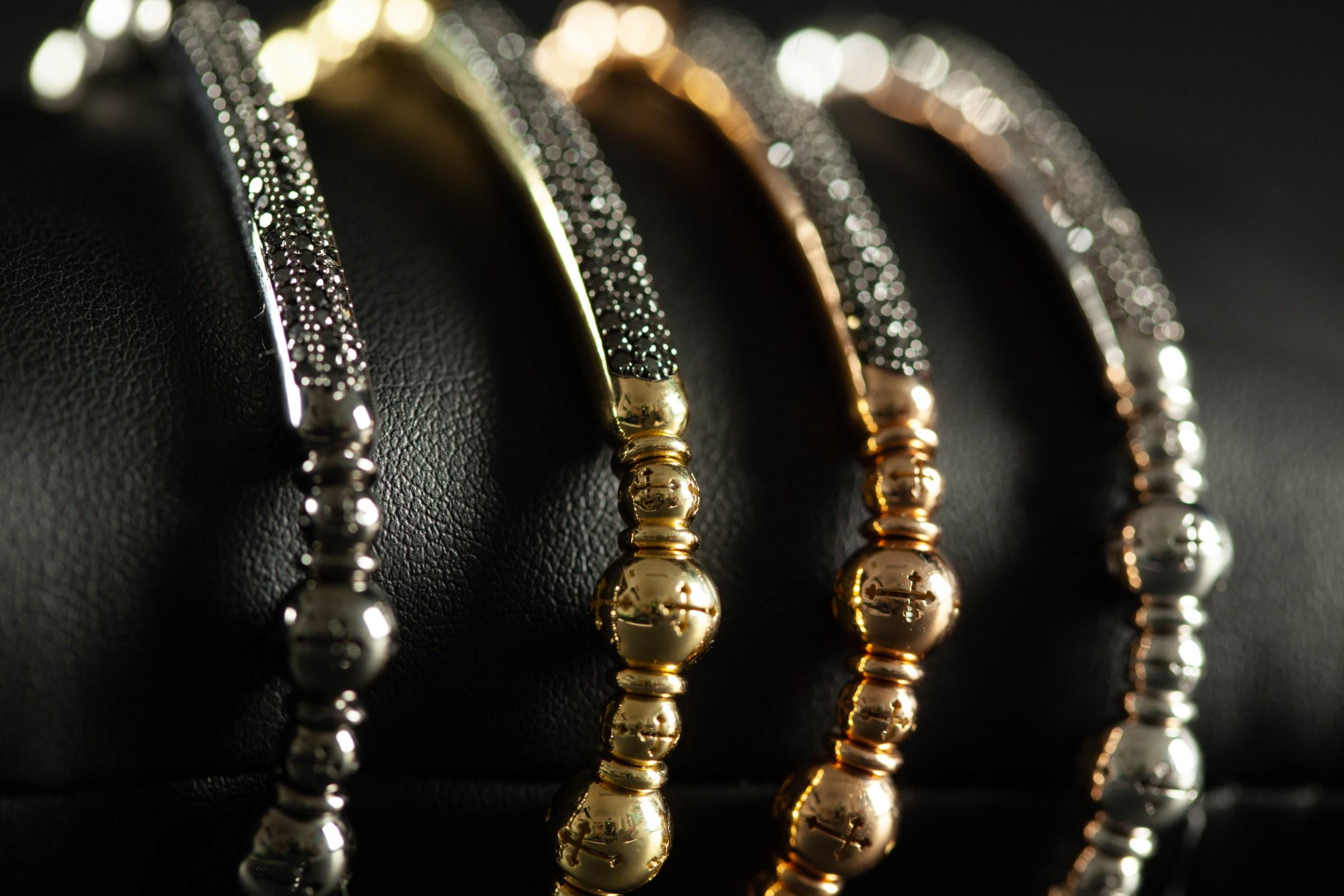 4 Colour 18k Gold Beaded Bracelets with 2.80Ct Black Diamonds 1837 Florence New For Sale 10
