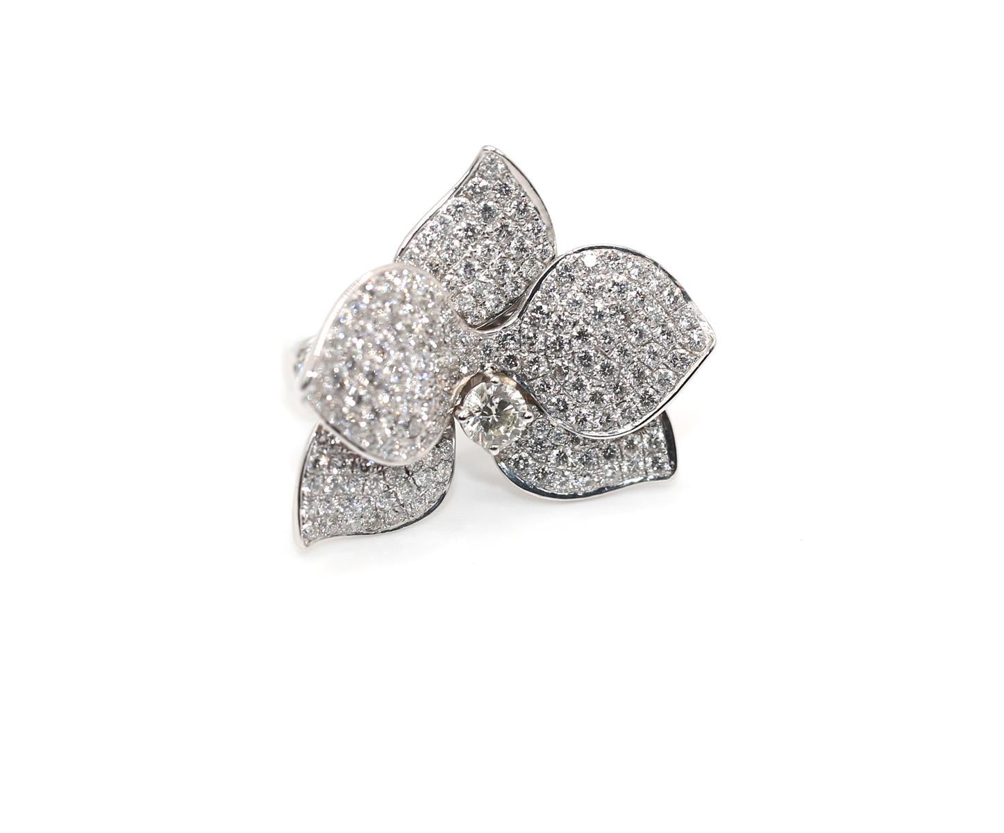 Round Cut 4 Ct Diamond Orchid Flower Ring 18K White Gold, 2000