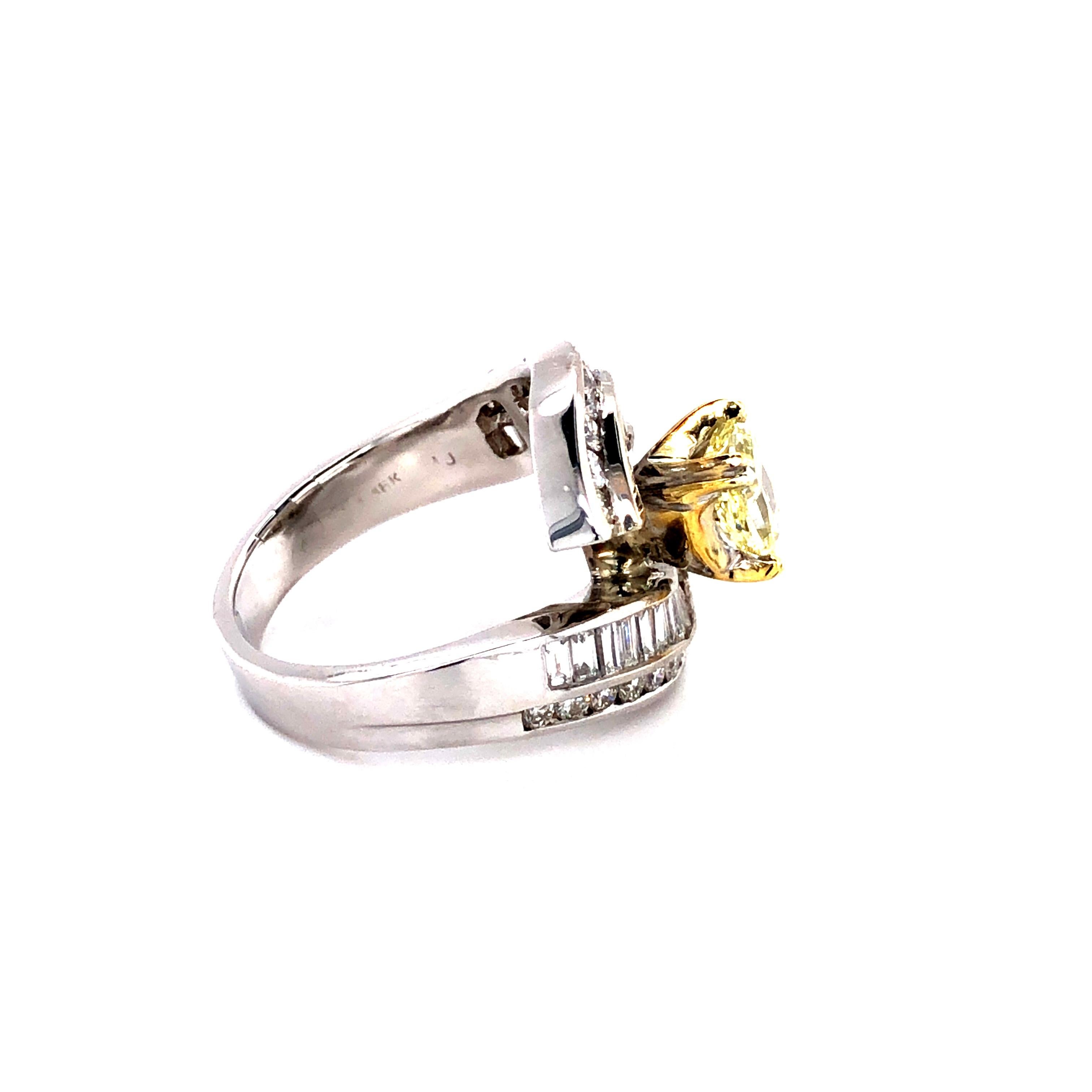 Women's 4 Carat Fancy Yellow and White Diamonds Engagement Ring, 18 Karat Gold