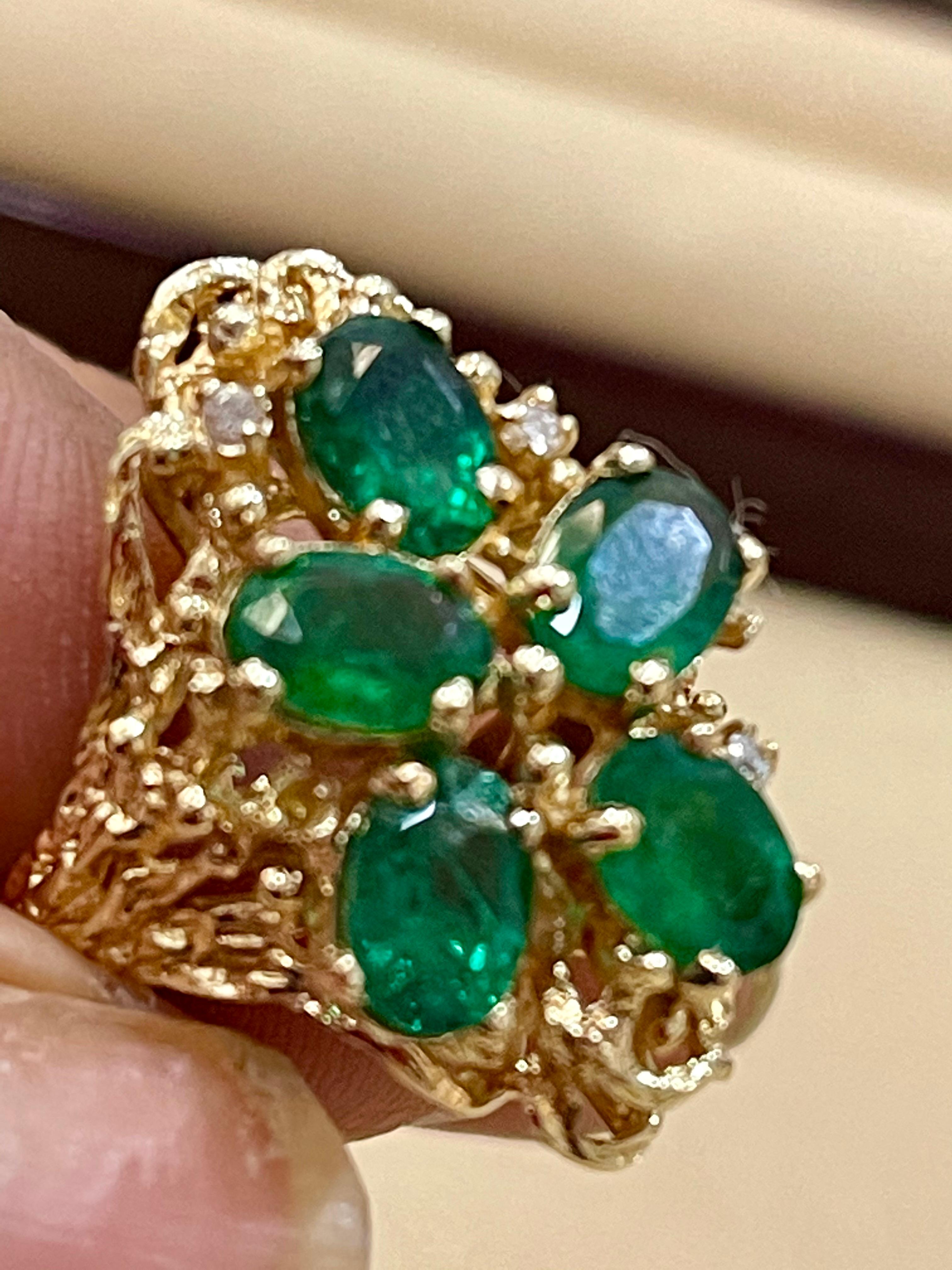 Oval Cut 4 Ct Natural Emerald, Five Oval Stone and Diamond Ring 14 Karat Yellow Gold For Sale