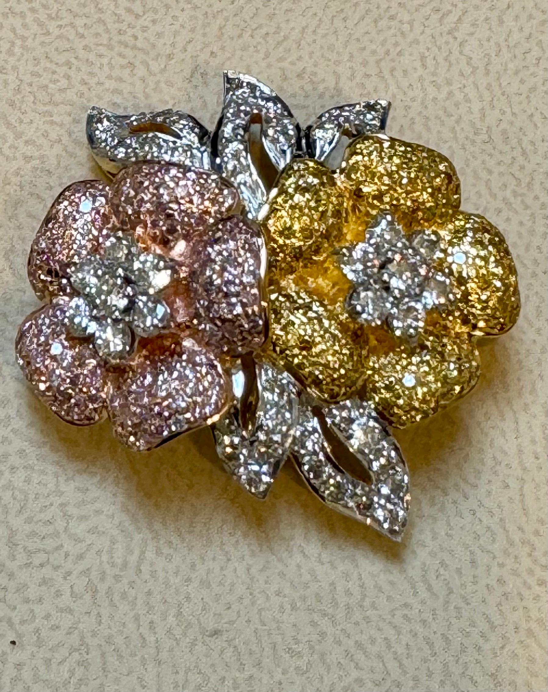 Round Cut 4 Ct Natural Fancy Color Diamond Flower Pin/ Brooch in 18 Kt Multi Color Gold  For Sale