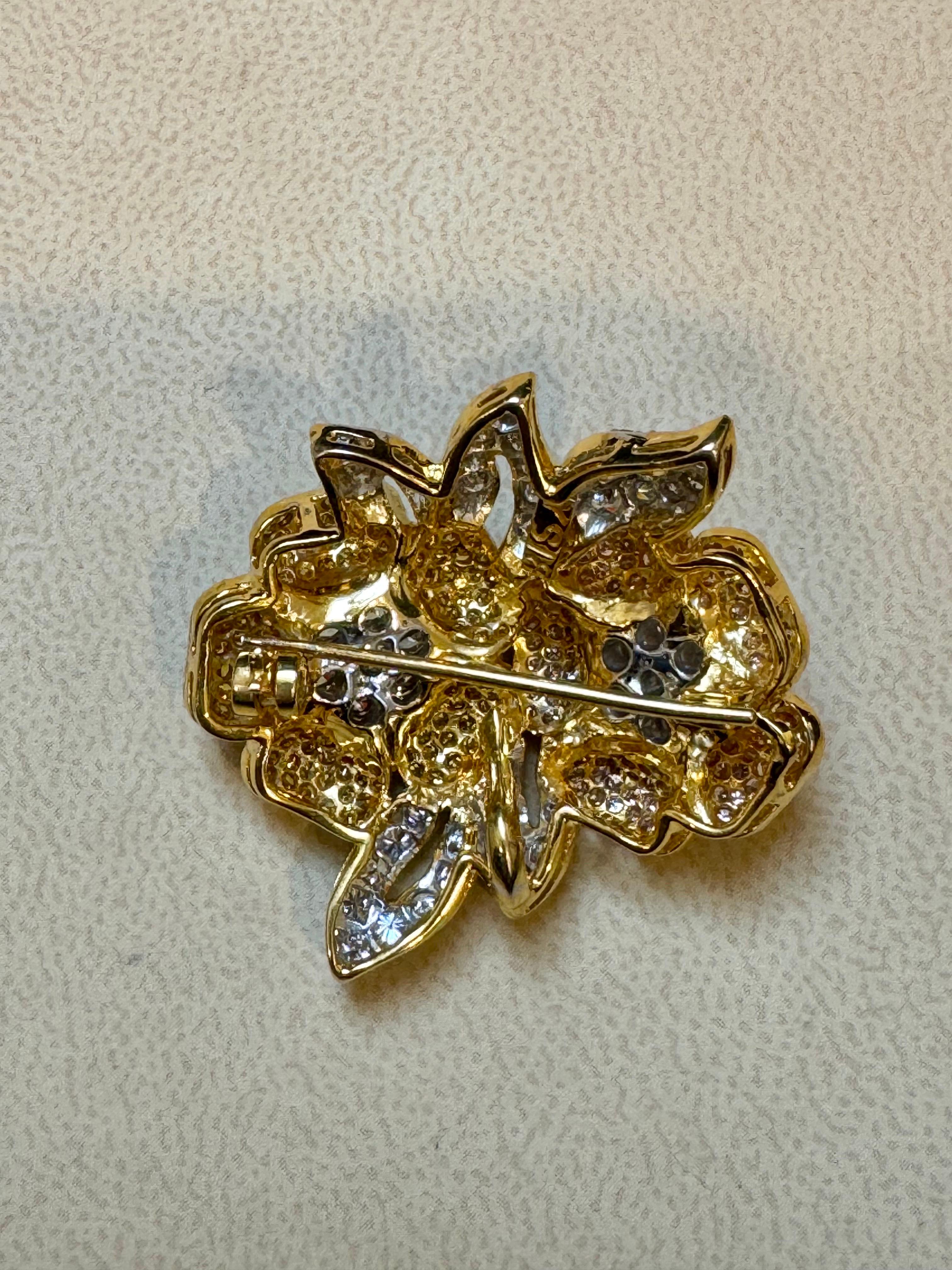 4 Ct Natural Fancy Color Diamond Flower Pin/ Brooch in 18 Kt Multi Color Gold  For Sale 2