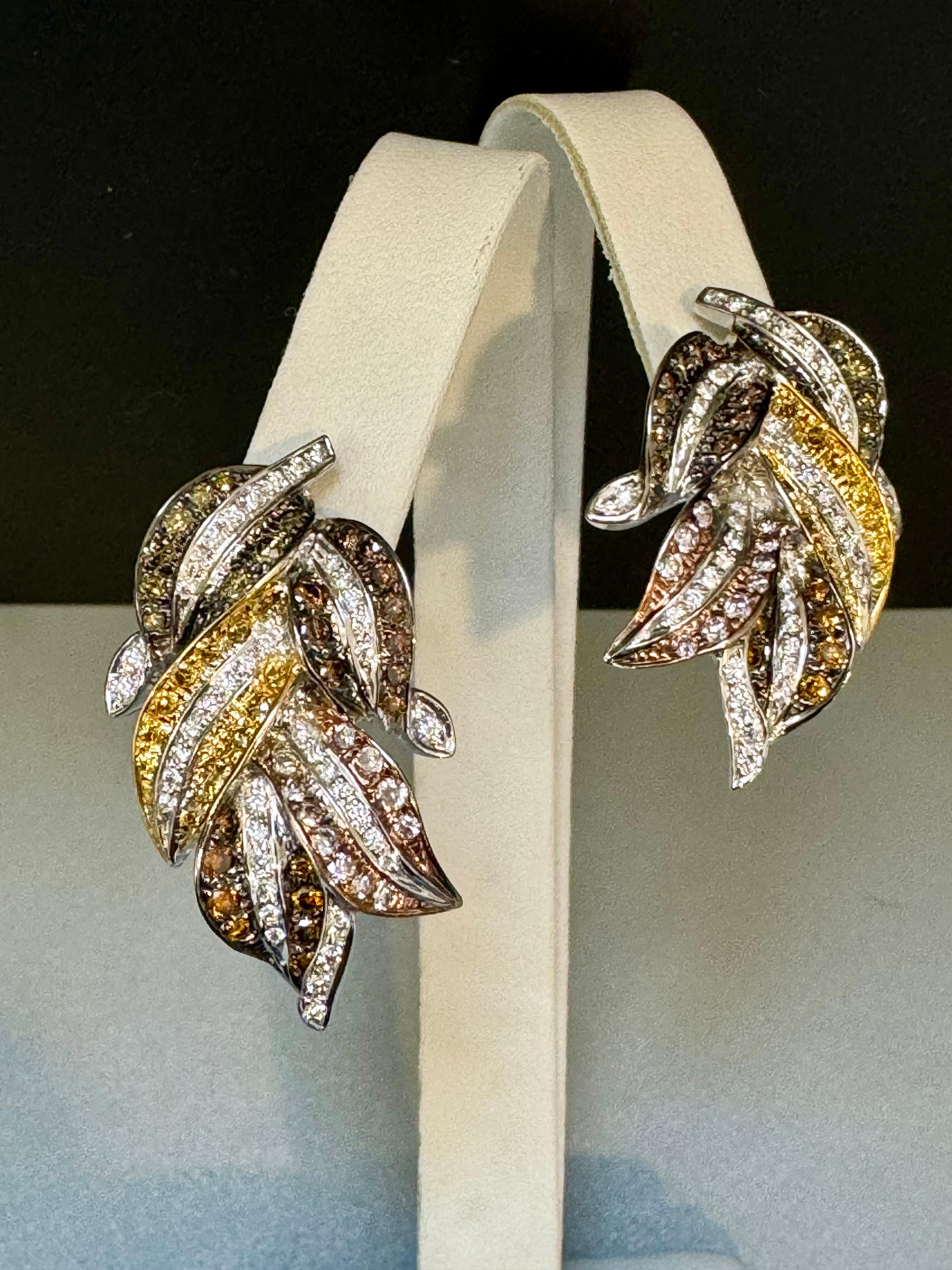 4 Karat natürliche Fancy Color Diamant-Blatt-Ohrringe aus 18 Kt mehrfarbigem Gold  im Angebot 5
