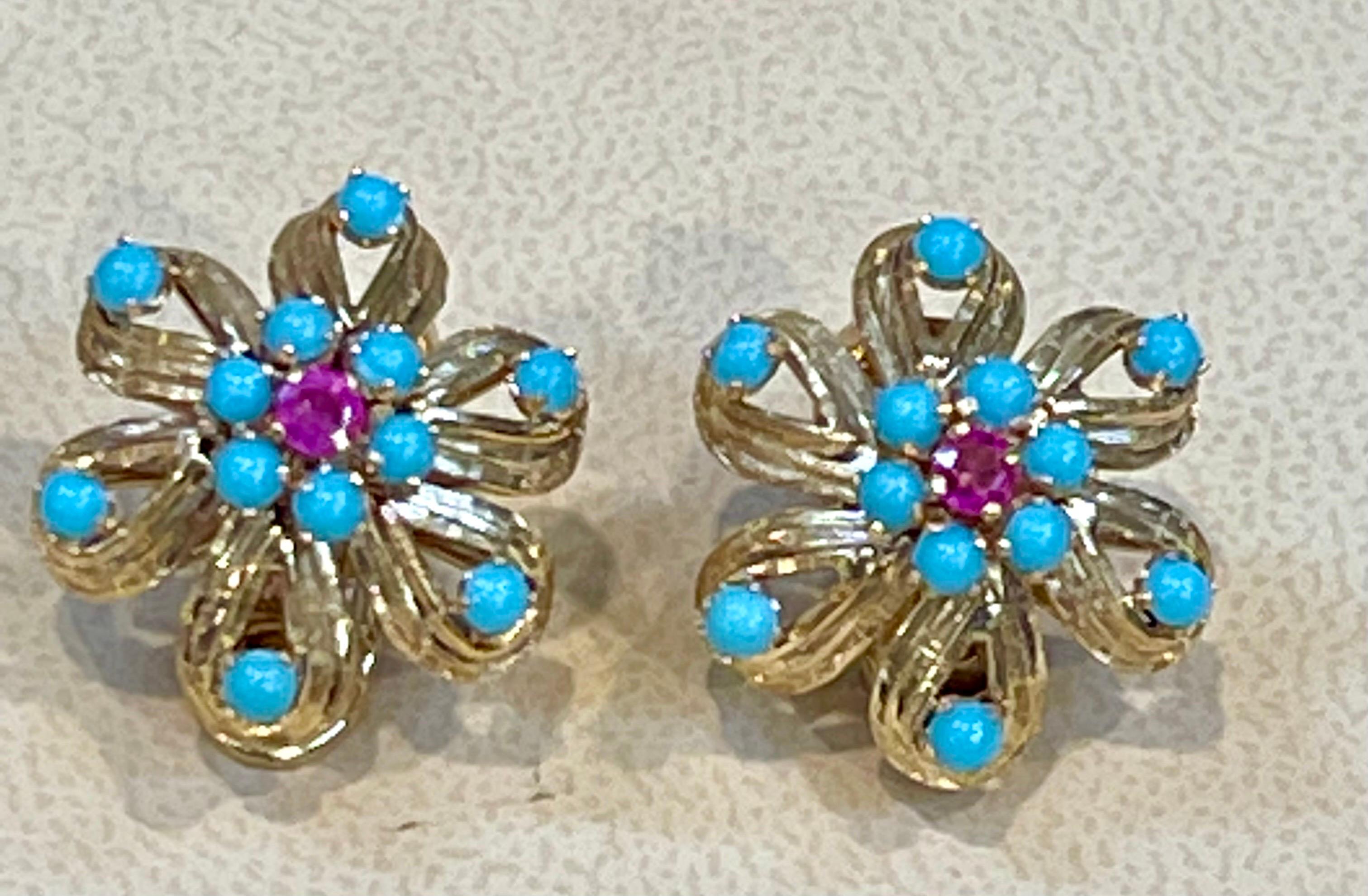4 Ct Natural Turquoise & Ruby 18 Kt Yellow Gold Flower Ring & Earring Set 20Gm For Sale 6