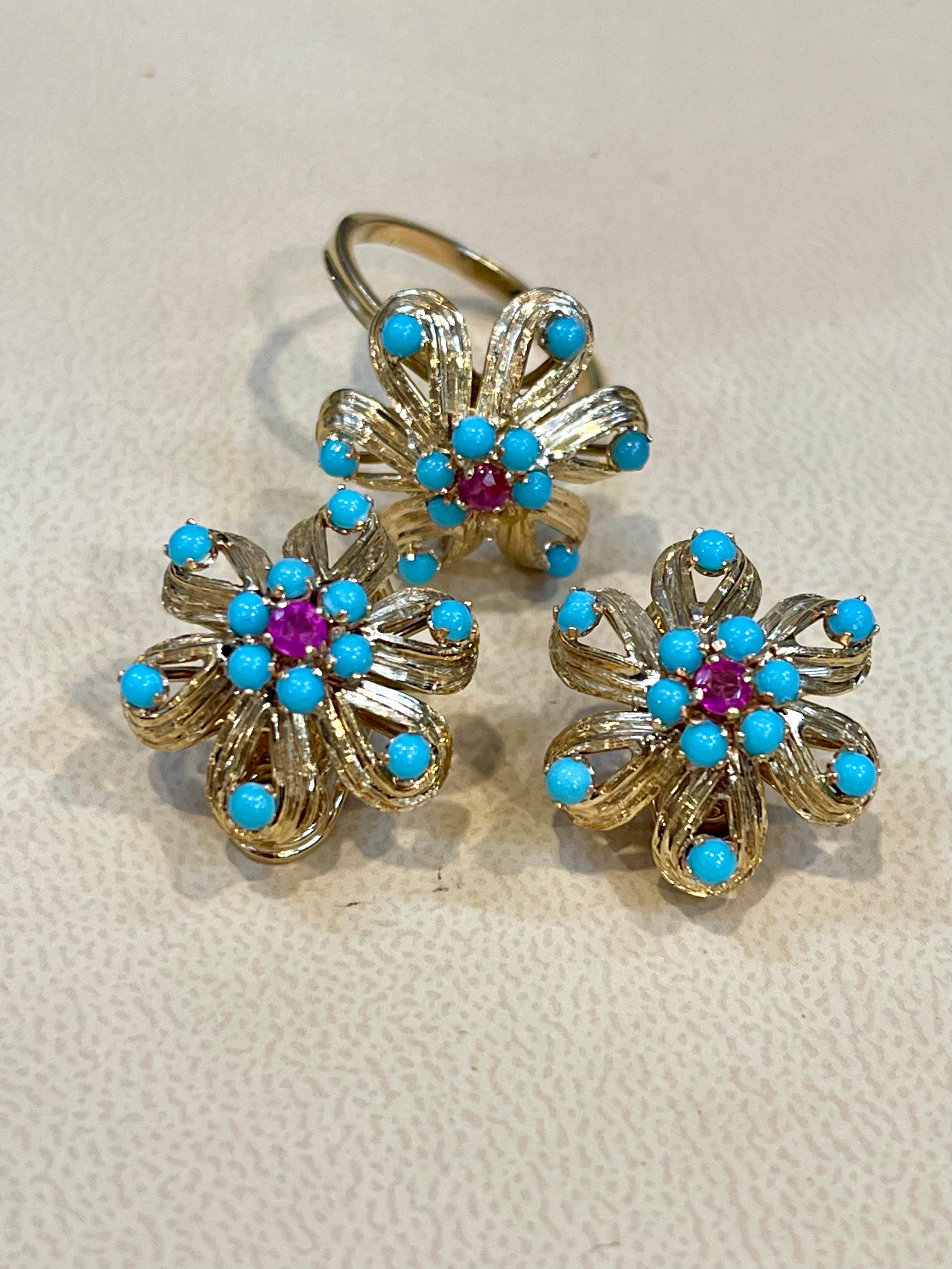 4 Ct Natural Turquoise & Ruby 18 Kt Yellow Gold Flower Ring & Earring Set 20Gm For Sale 8