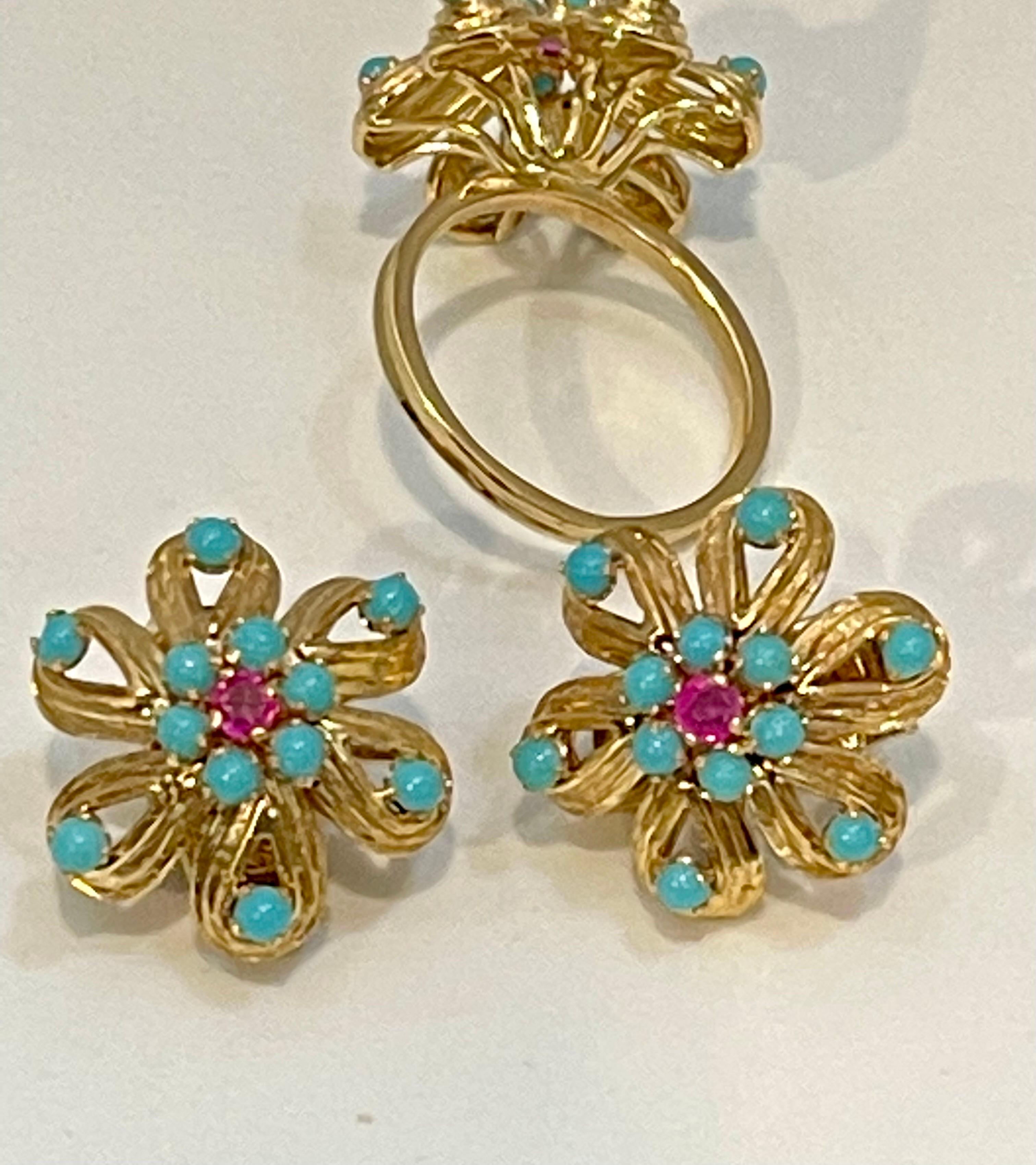 Women's 4 Ct Natural Turquoise & Ruby 18 Kt Yellow Gold Flower Ring & Earring Set 20Gm For Sale