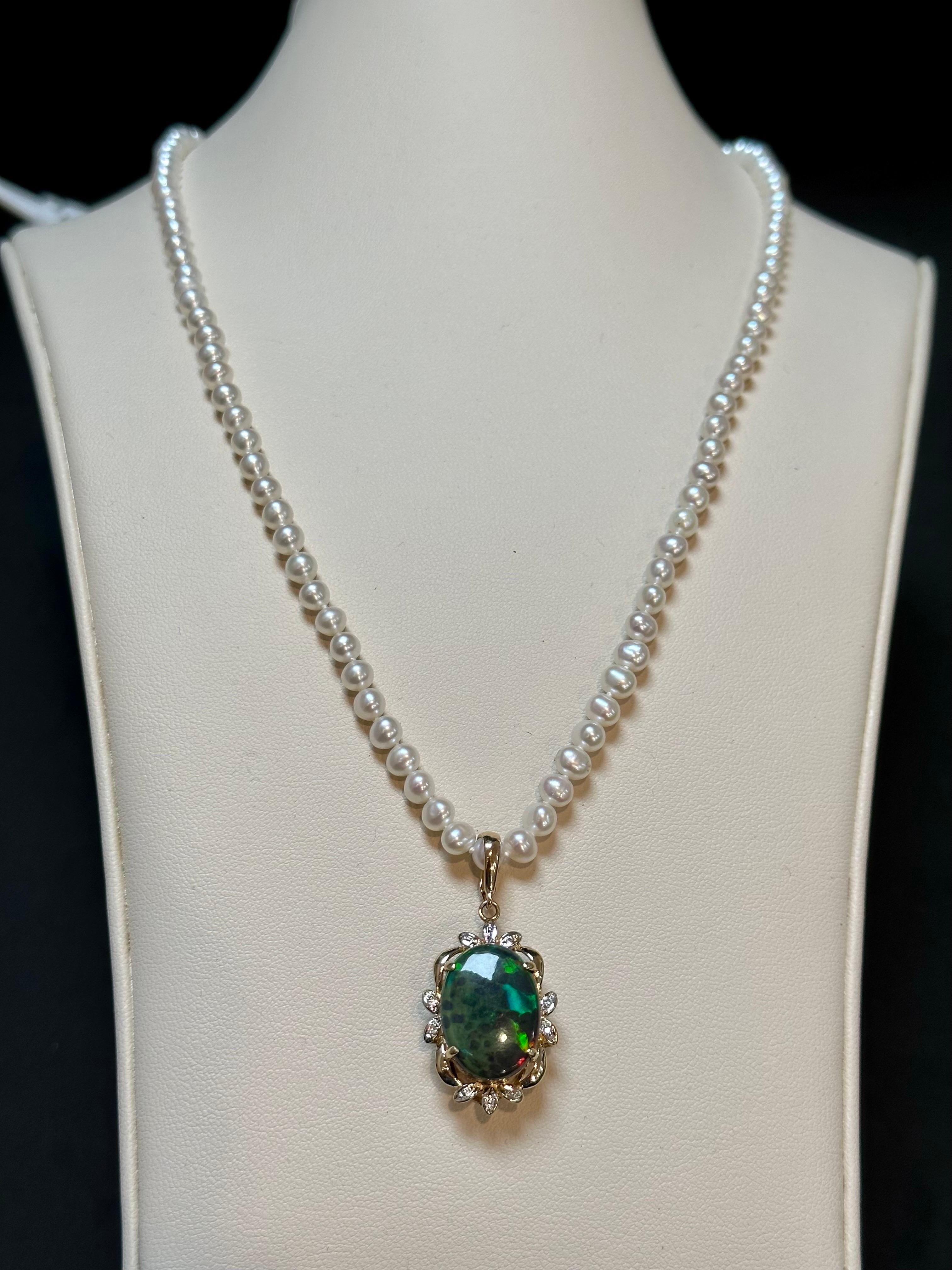 4 Ct Oval Shape Black Australian Opal & Diamond 14 K Yellow Gold Pearl Necklace For Sale 5