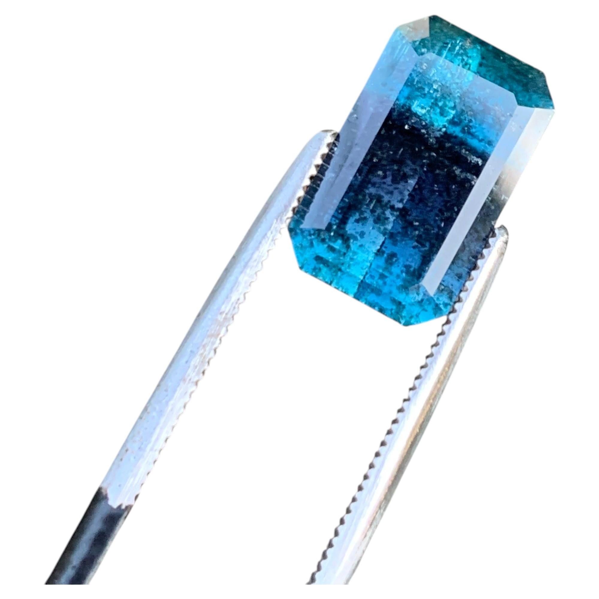 4 Cts Blue and Deep Blue Bicolor Tourmaline Emerald Cut Gemstone for Jewellery For Sale