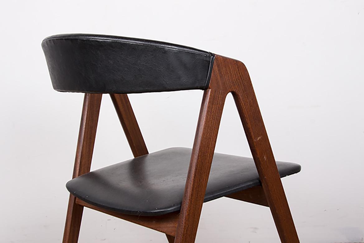 4 chaises danoises Afrormosia et skai modèle 205 de Thomas Harlev, 1960. en vente 3