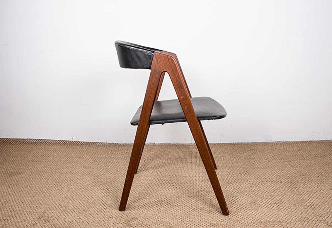 Milieu du XXe siècle 4 chaises danoises Afrormosia et skai modèle 205 de Thomas Harlev, 1960. en vente