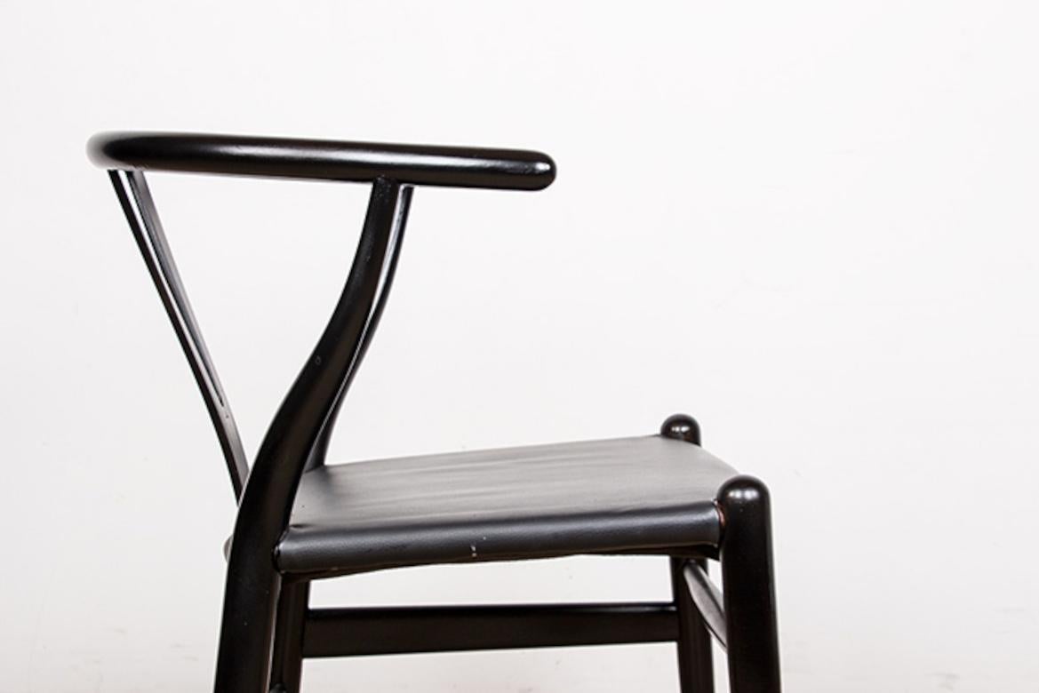 4 Danish chairs, in black lacquered wood and leather, model CH 24 by Hans Wegner For Sale 5
