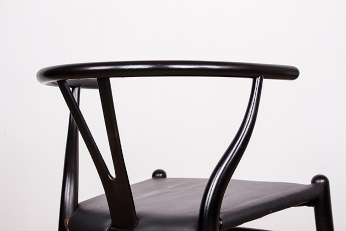 4 Danish chairs, in black lacquered wood and leather, model CH 24 by Hans Wegner For Sale 7