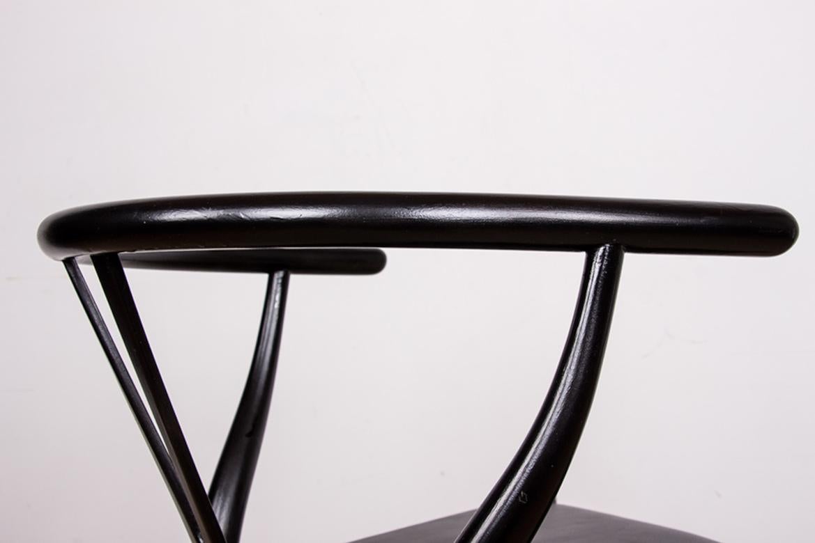 4 Danish chairs, in black lacquered wood and leather, model CH 24 by Hans Wegner For Sale 10