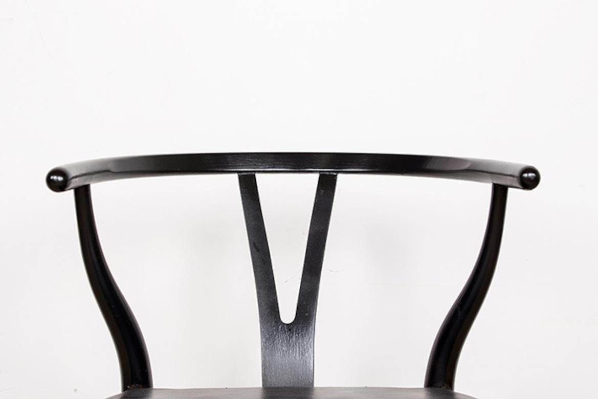 4 Danish chairs, in black lacquered wood and leather, model CH 24 by Hans Wegner In Excellent Condition For Sale In JOINVILLE-LE-PONT, FR