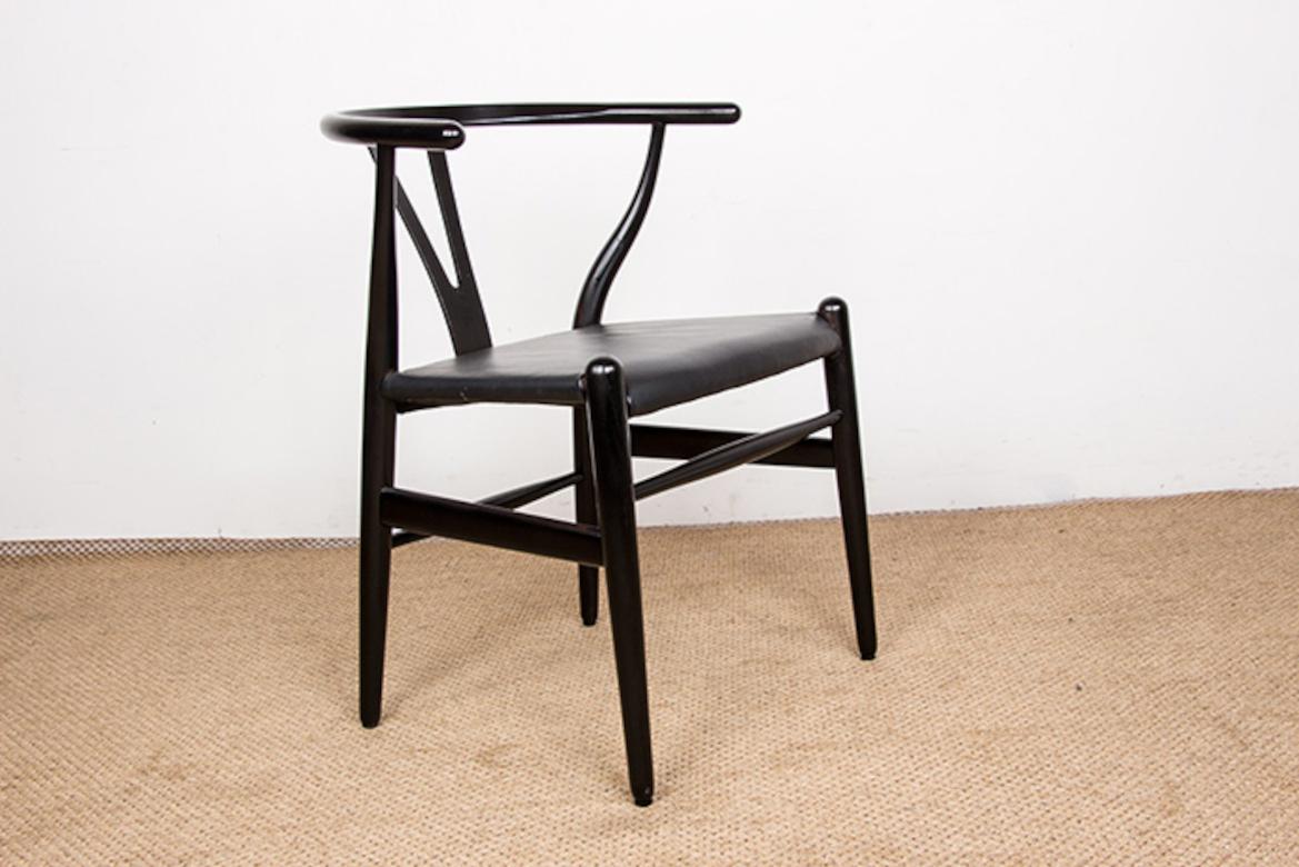 4 Danish chairs, in black lacquered wood and leather, model CH 24 by Hans Wegner For Sale 1