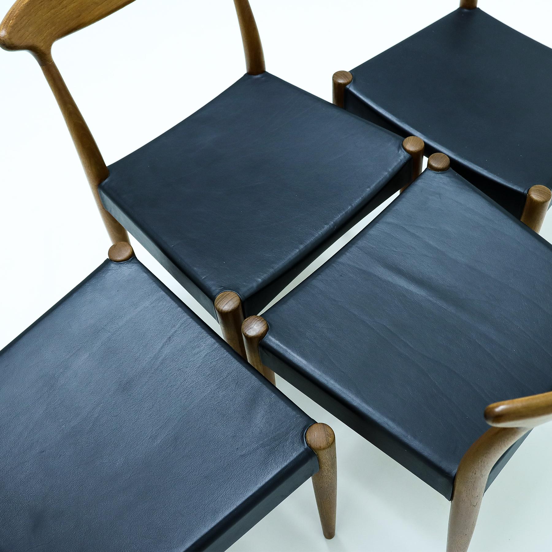 4 Danish Mid Century Arne Hovmand-Olsen, Mogens Kold MK310 teak dining chairs  For Sale 5
