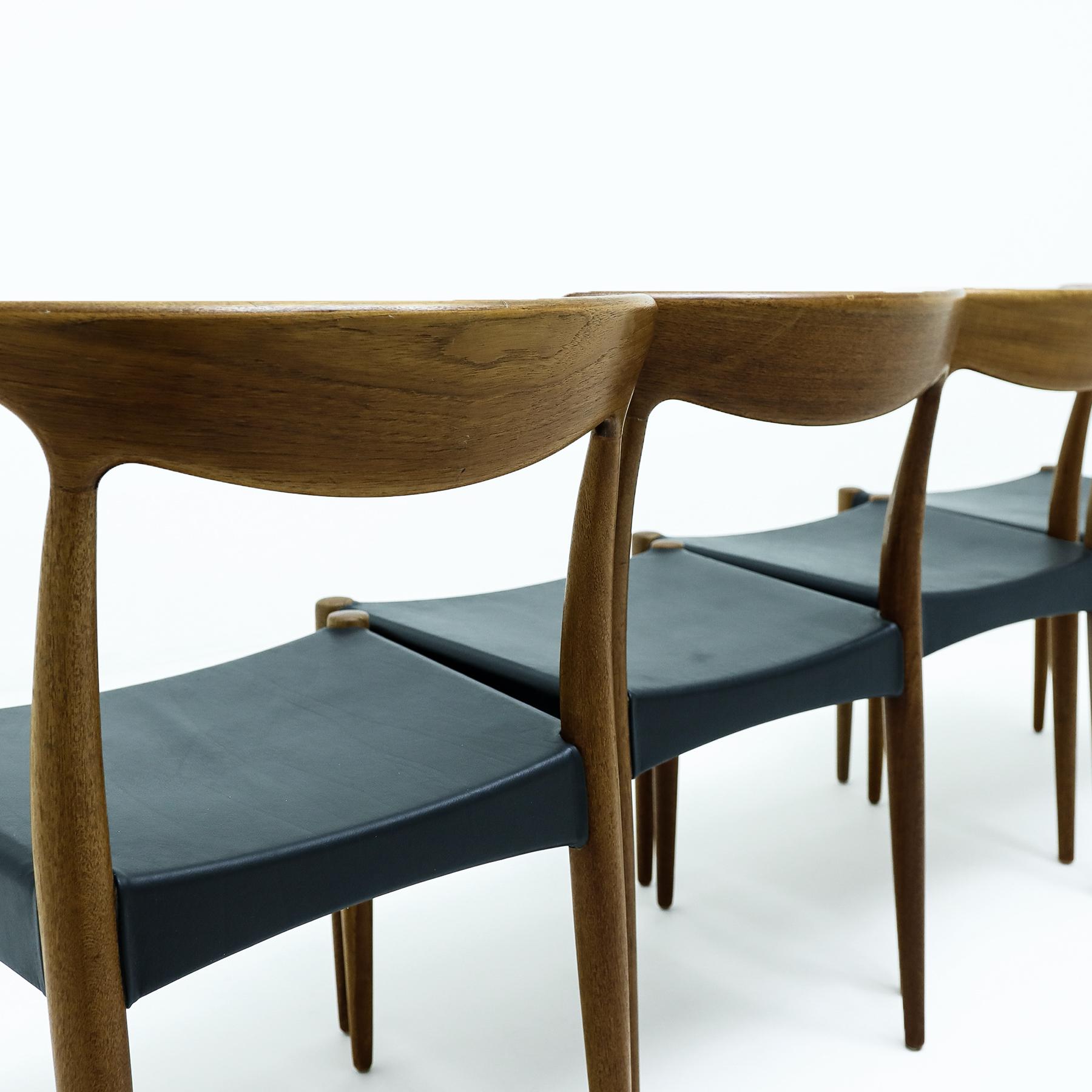 4 Danish Mid Century Arne Hovmand-Olsen, Mogens Kold MK310 teak dining chairs  For Sale 2