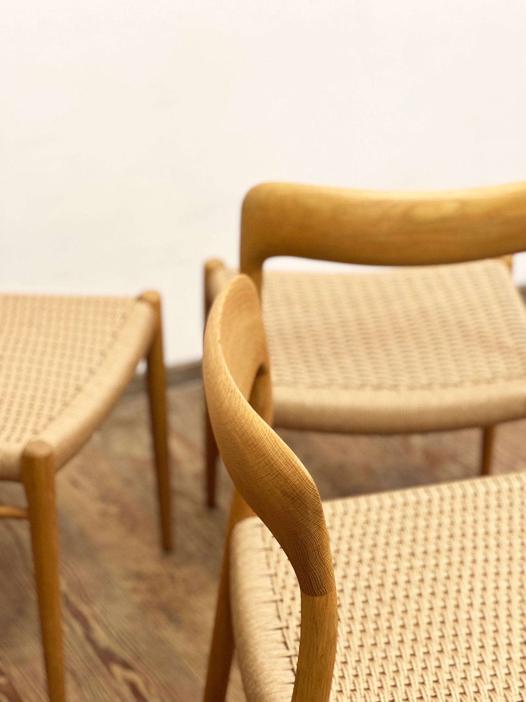 4 Danish Mid-Century Modern Oak Dining Chairs #75, Niels O. Møller, J. L. Moller For Sale 4