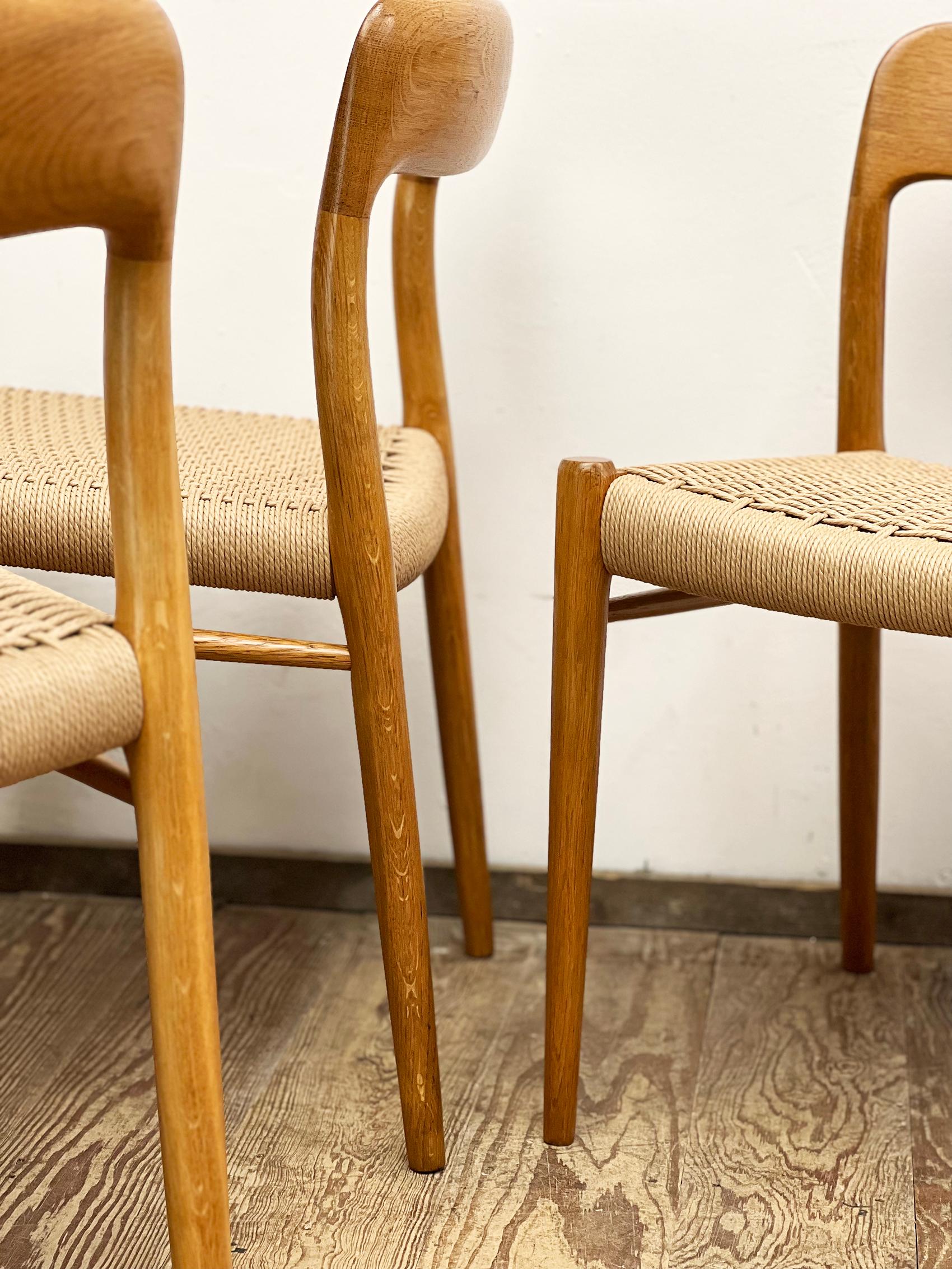 4 Danish Mid-Century Modern Oak Dining Chairs #75, Niels O. Møller, J. L. Moller For Sale 6