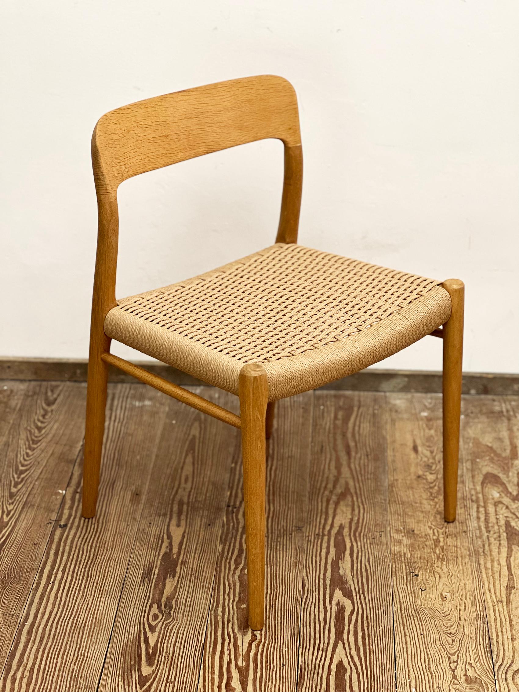 Mid-20th Century 4 Danish Mid-Century Modern Oak Dining Chairs #75, Niels O. Møller, J. L. Moller For Sale