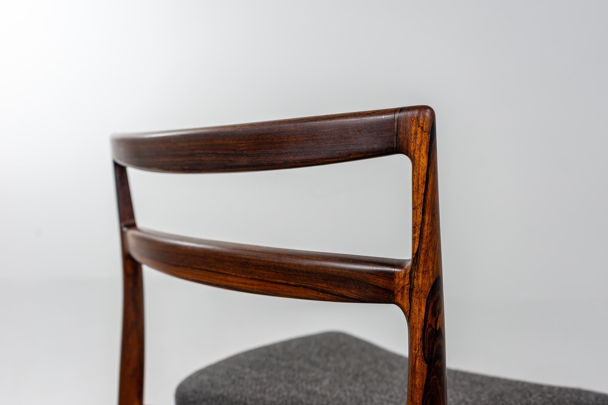 4 dänische Esszimmerstühle aus Rosenholz „Modell 61“, von Harry Ostergaard, Mitte des Jahrhunderts im Angebot 1