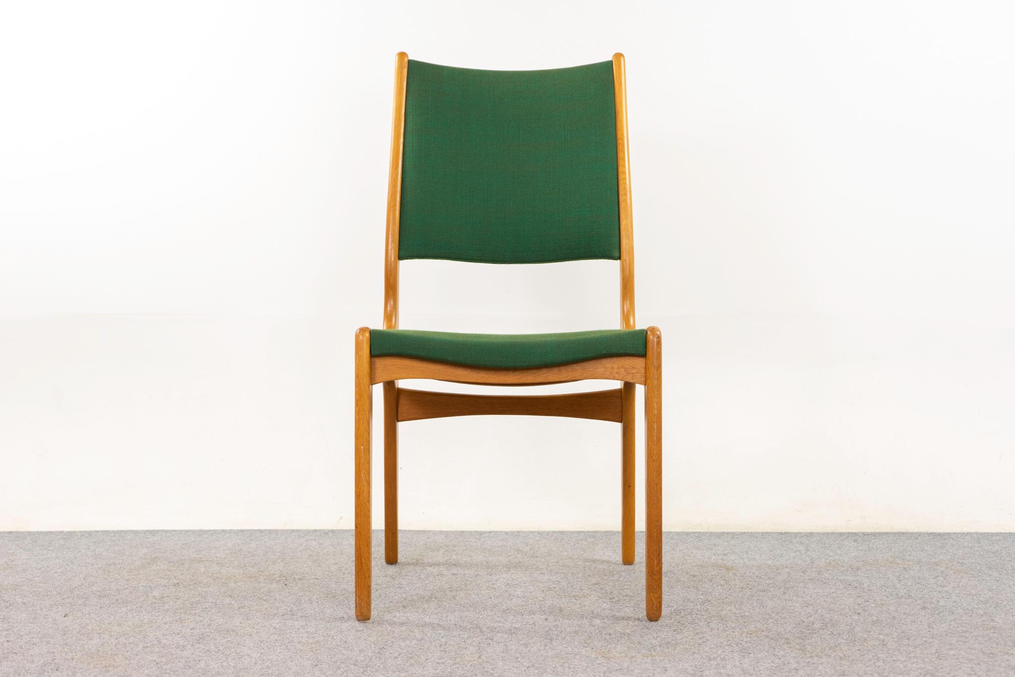 Scandinavo moderno 4 Sedie da pranzo moderne danesi in Oak in vendita