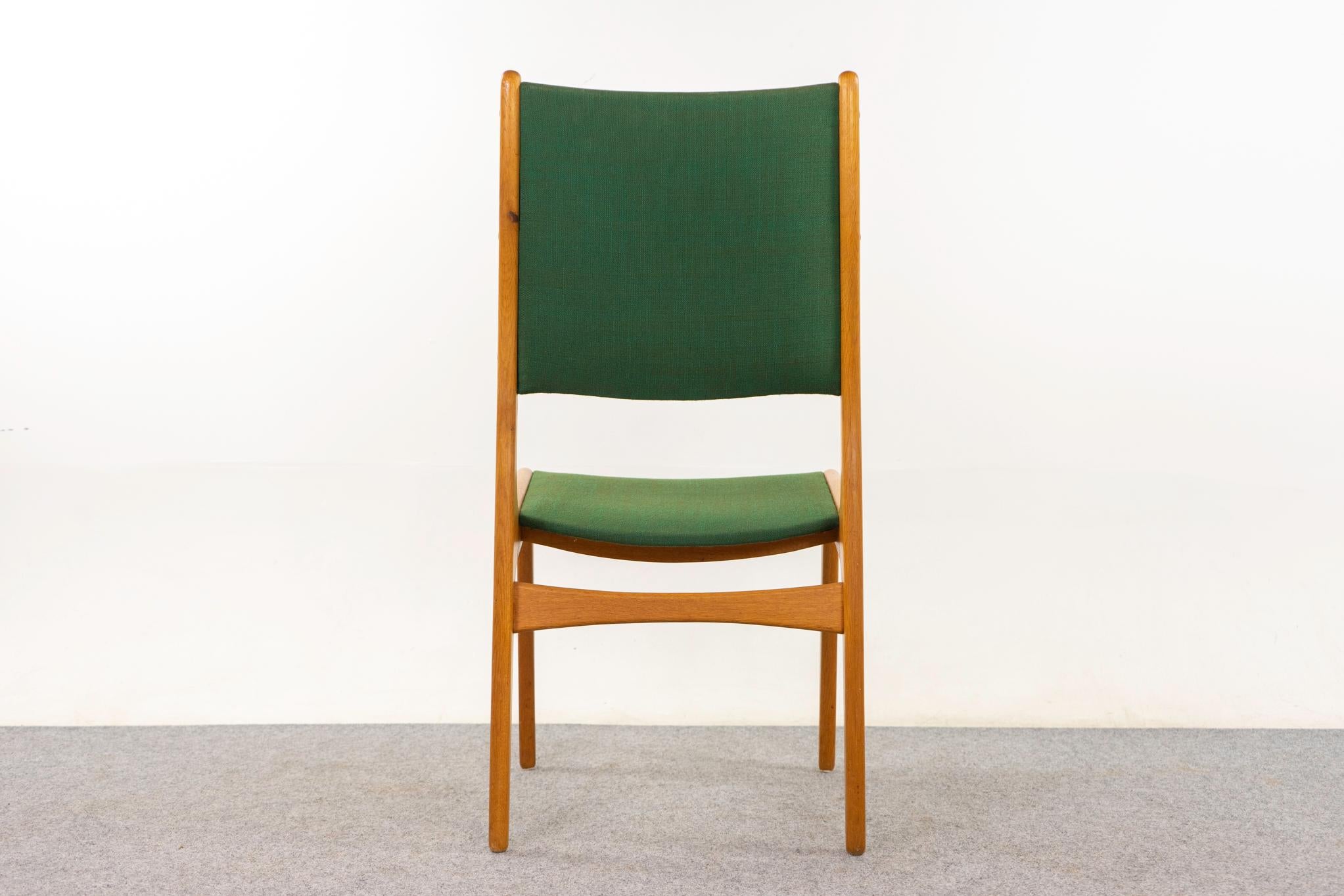 4 Sedie da pranzo moderne danesi in Oak in vendita 2