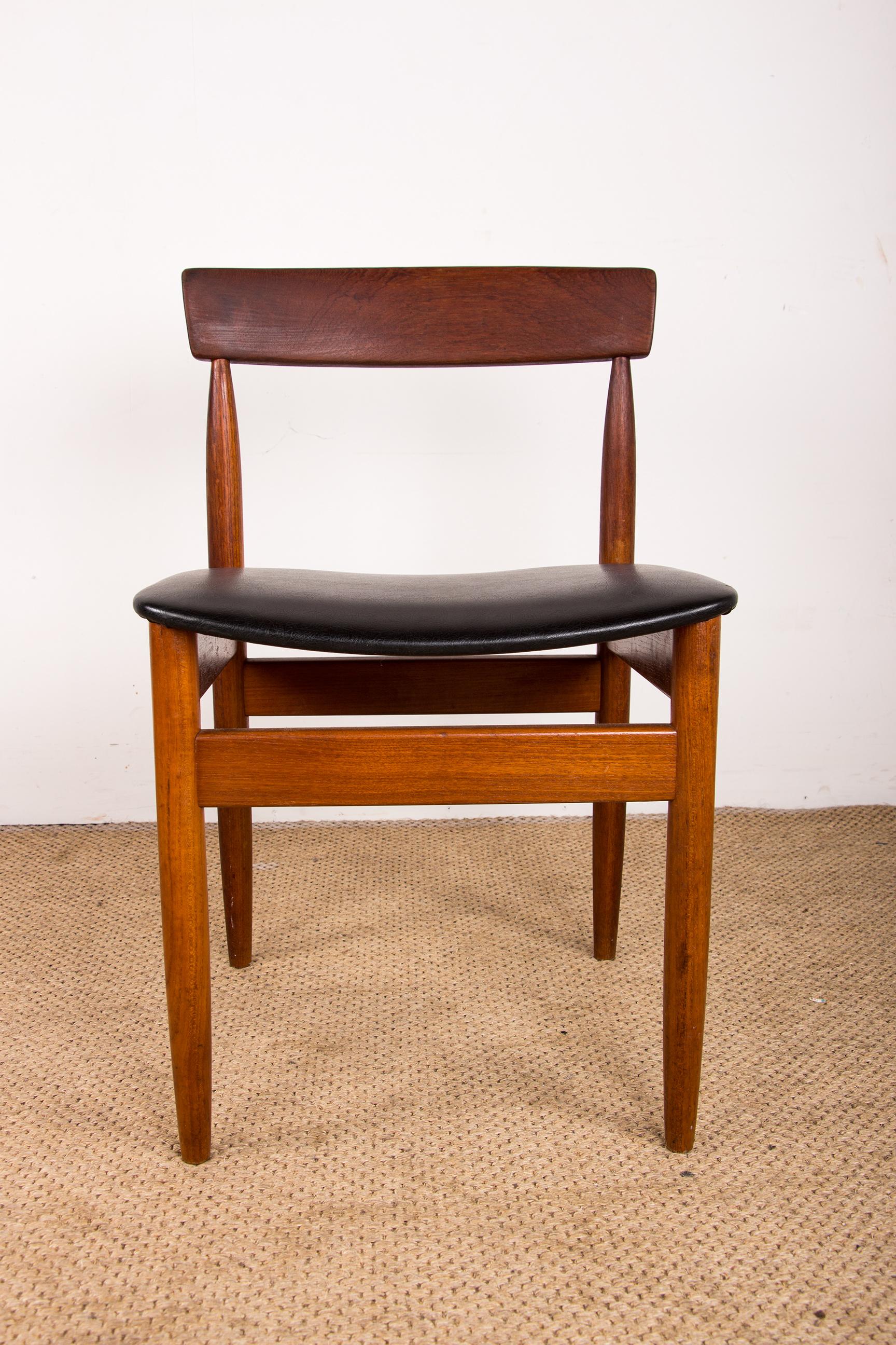 Set of beautiful Scandinavian dining room chairs. Elegant, sturdy, and very comfortable, each chair is branded with an iron. Sleek design and beautifully crafted.

Designer: P.E. Jorgensen.
Manufacturer: Farso Stolefabrik.
Origin: Denmark
Period: