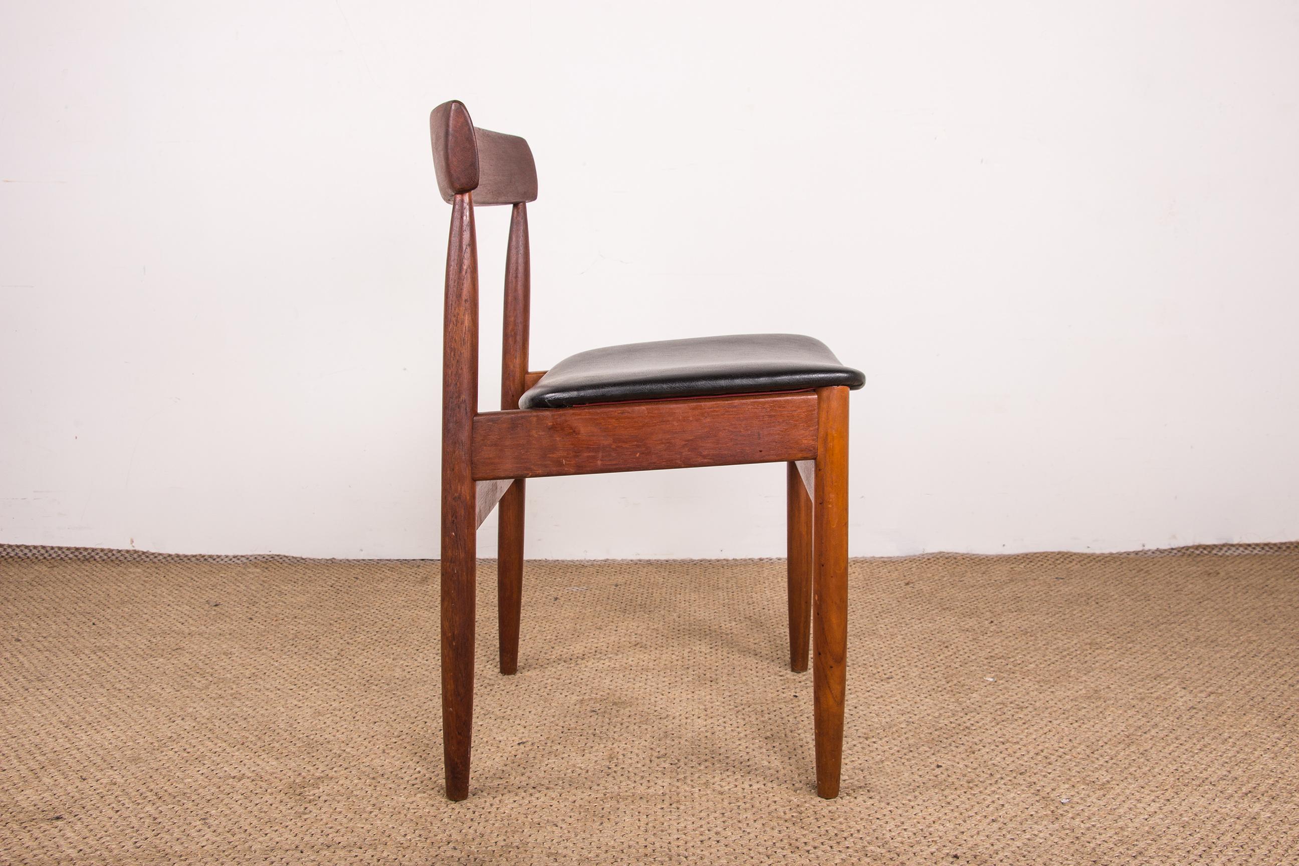 4 Danish teak chairs in black skai by P.E. Jorgensen for Farso Stolefabrik 1960. For Sale 3