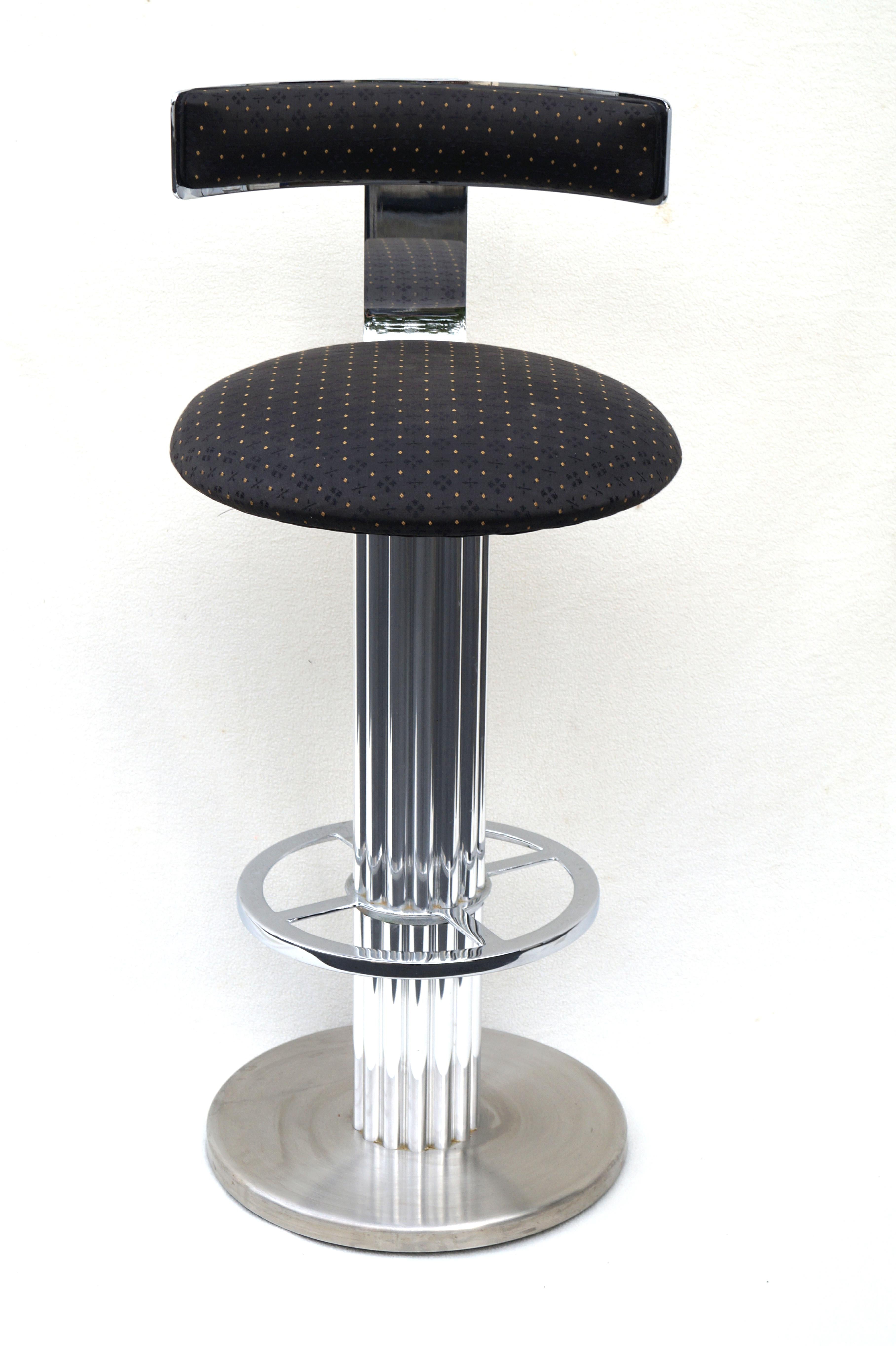 4 Design Designs For Leisure Chrome Steel Bar Counter Stools In Good Condition In Wayne, NJ
