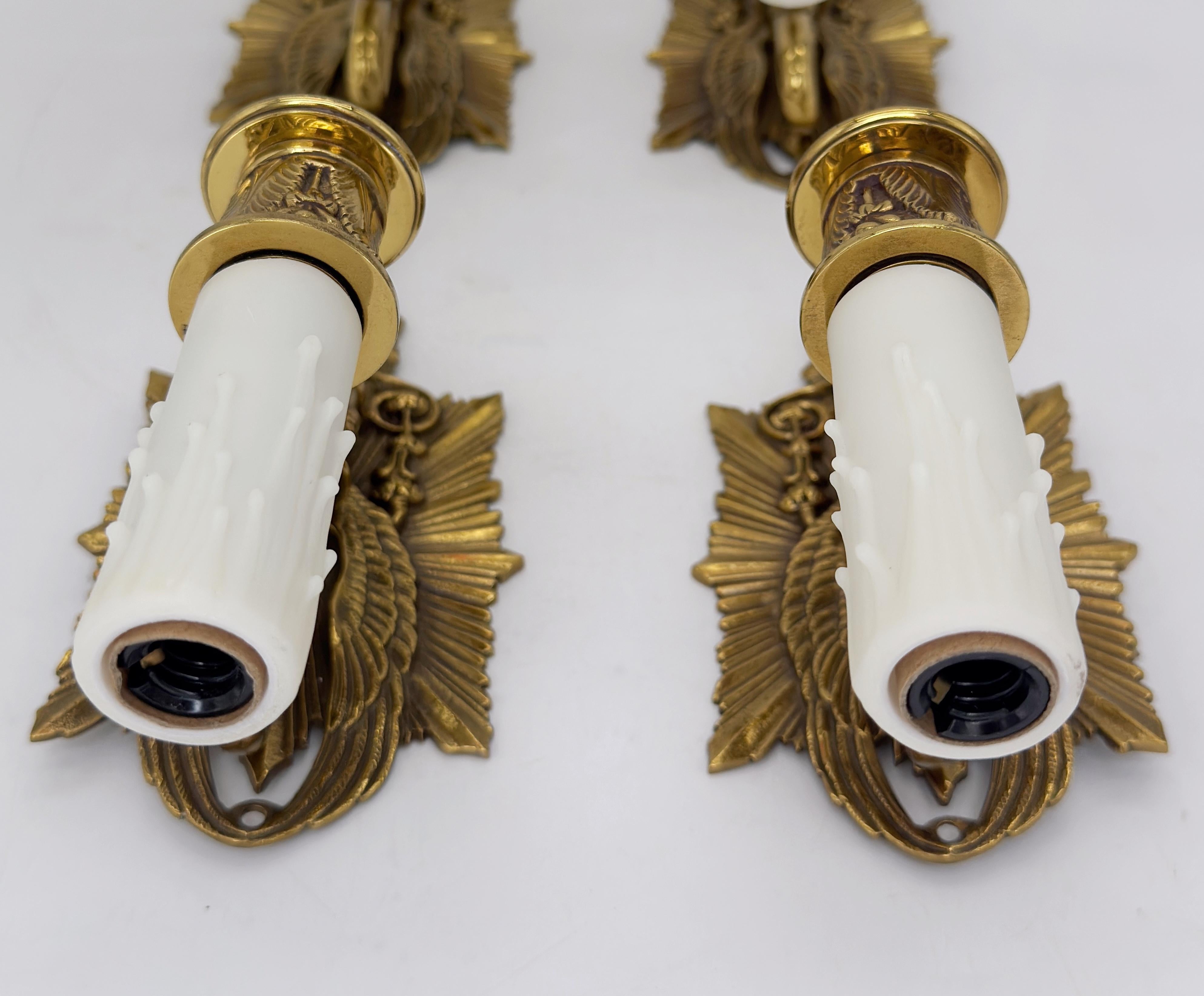 Pair of Diminutive Neoclassical Bronze Wall Sconces, Attributed P.E. Guerin For Sale 4