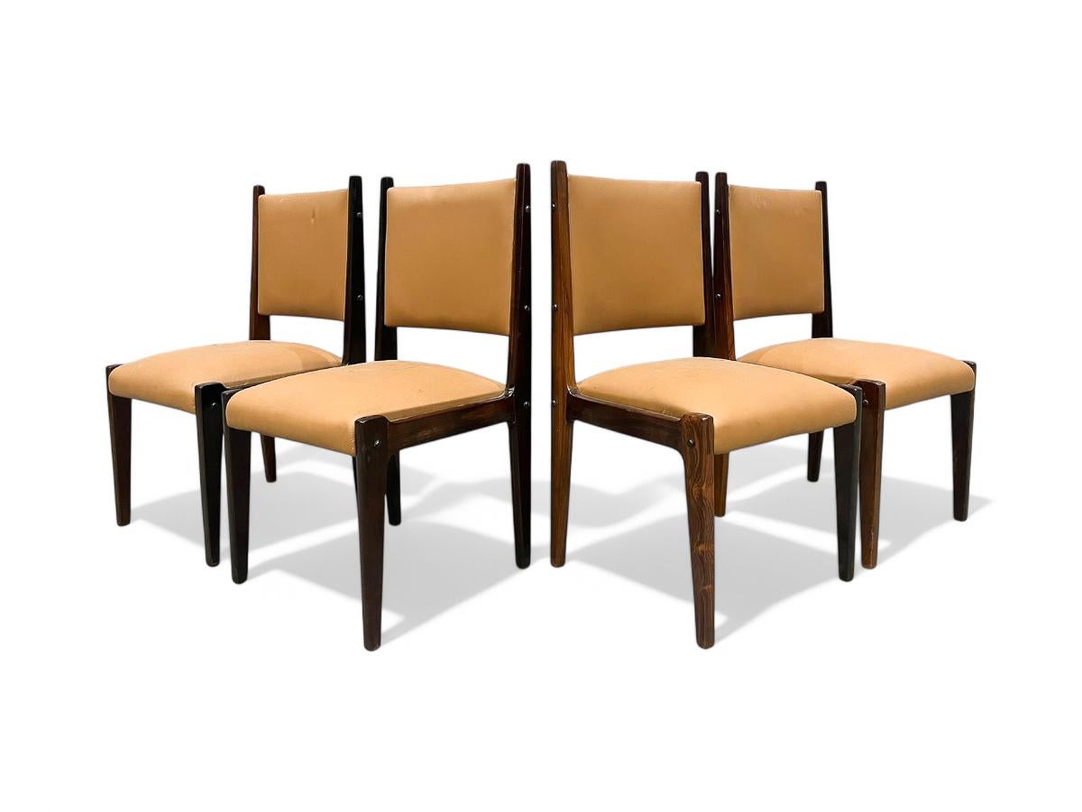 Mid-Century Modern 4 Dining Chairs in Hardwood & Leather by Sergio Rodrigues, Brazil , 1960 For Sale
