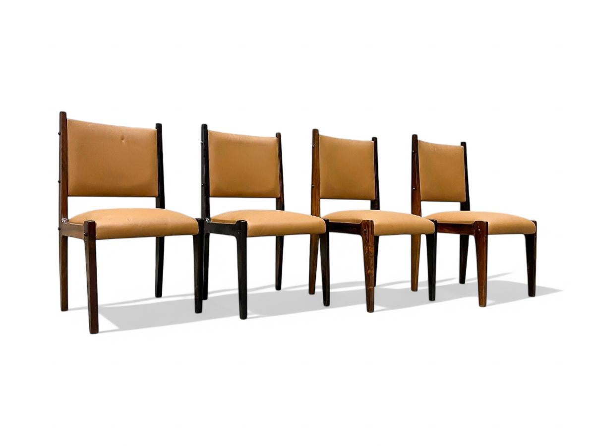 Hand-Crafted 4 Dining Chairs in Hardwood & Leather by Sergio Rodrigues, Brazil , 1960 For Sale