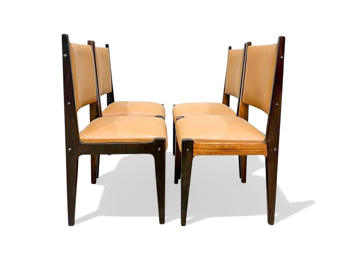 4 Dining Chairs in Hardwood & Leather by Sergio Rodrigues, Brazil , 1960 In Good Condition For Sale In New York, NY