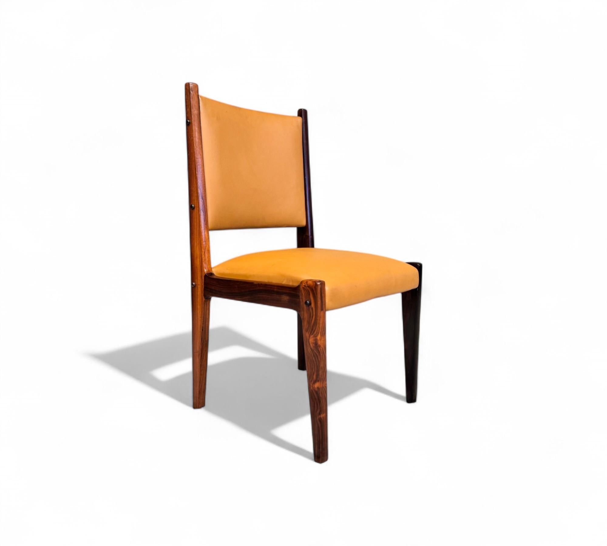 4 Dining Chairs in Hardwood & Leather by Sergio Rodrigues, Brazil , 1960 For Sale 1