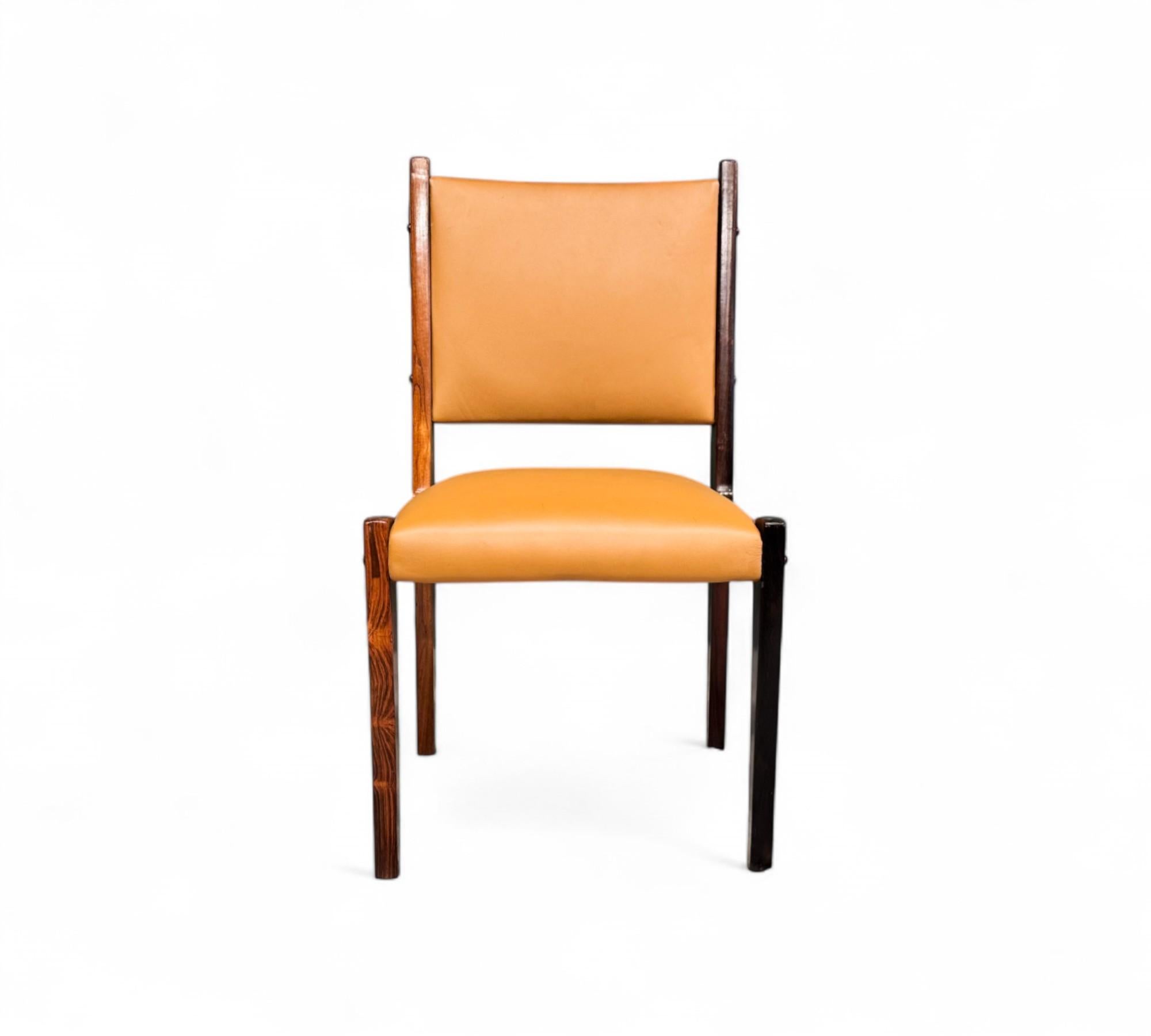 4 Dining Chairs in Hardwood & Leather by Sergio Rodrigues, Brazil , 1960 For Sale 2